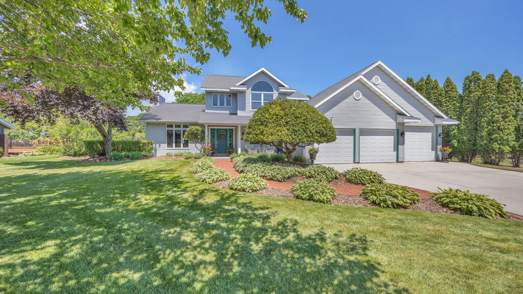 404 S Hills Dr — photo