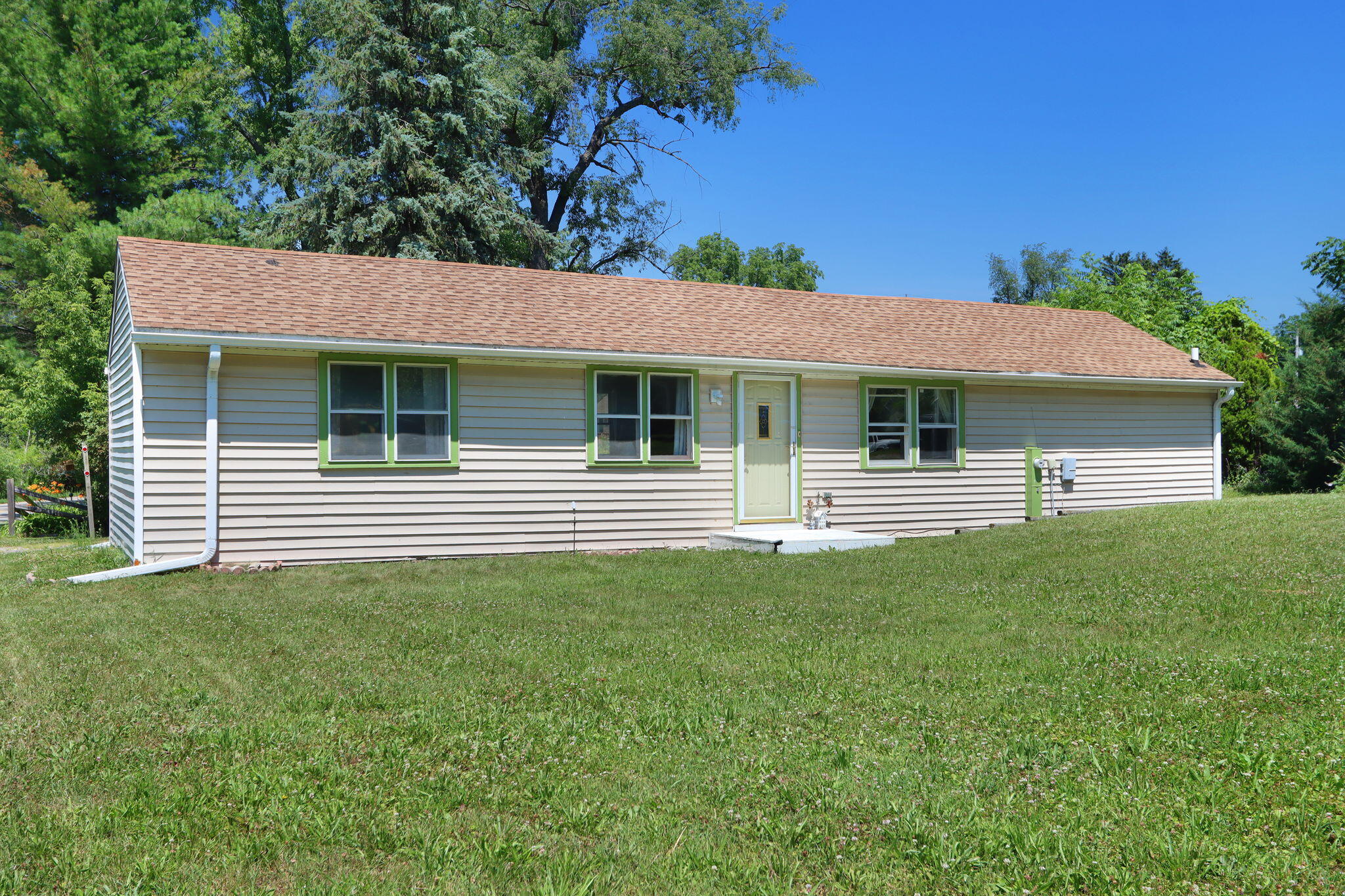 N1480 Orchid Dr — photo