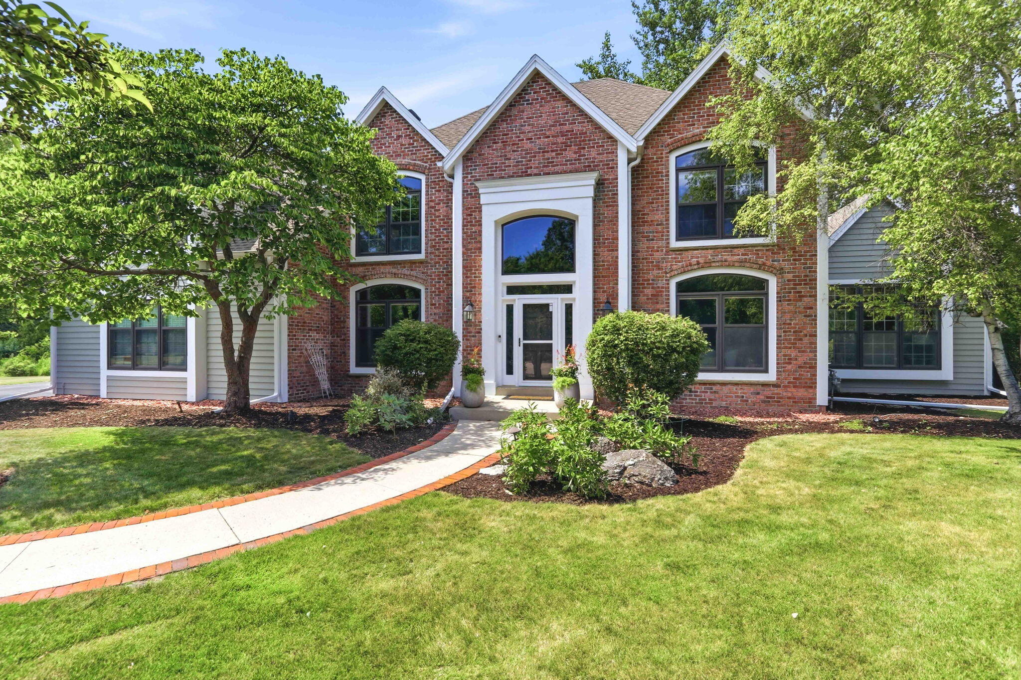 10105 N Parkside Ct — photo