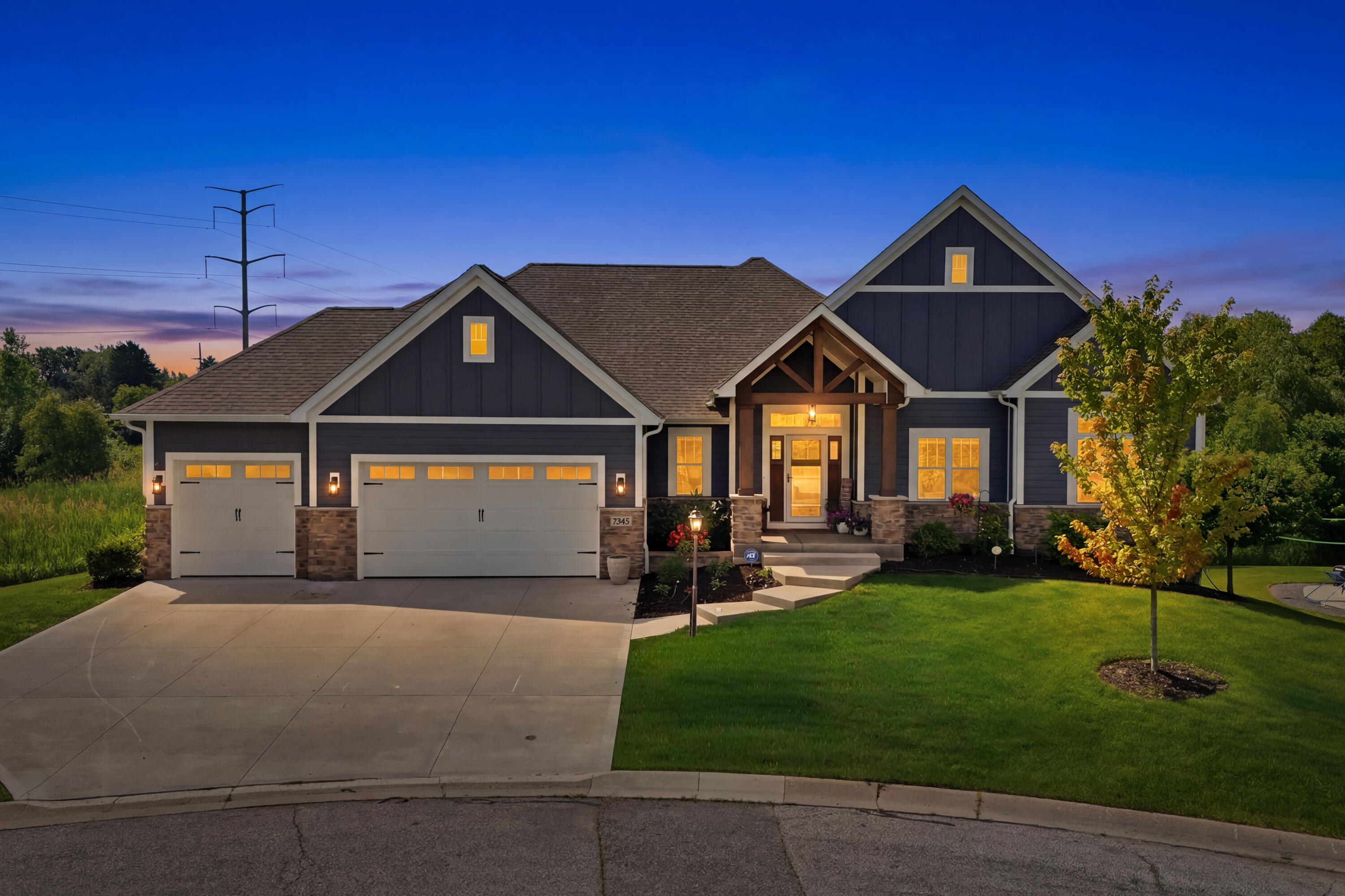 7917 Creek View Ln — photo