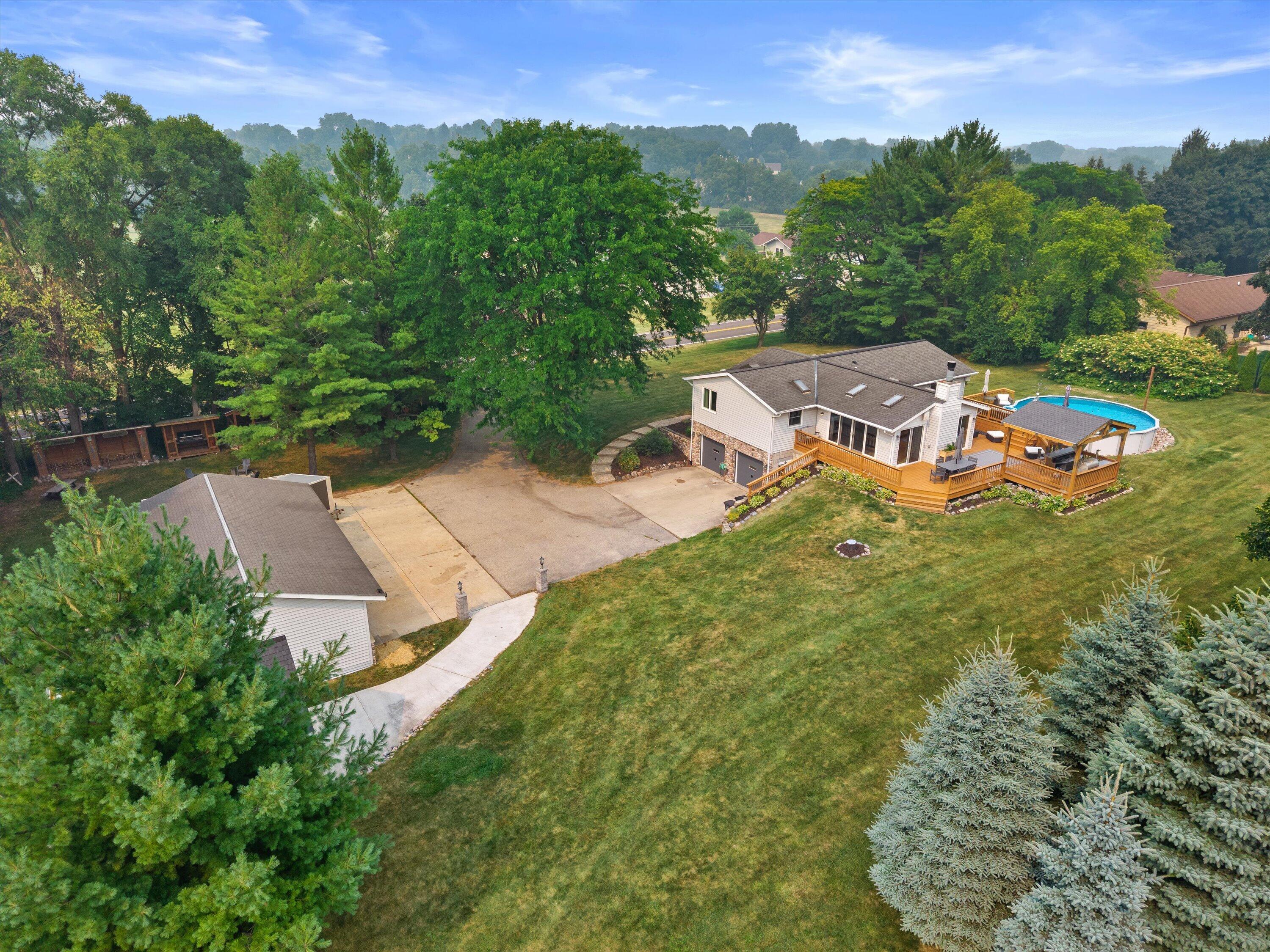 N5W27357 Northview Rd, Pewaukee, WI 53188 — photo 2