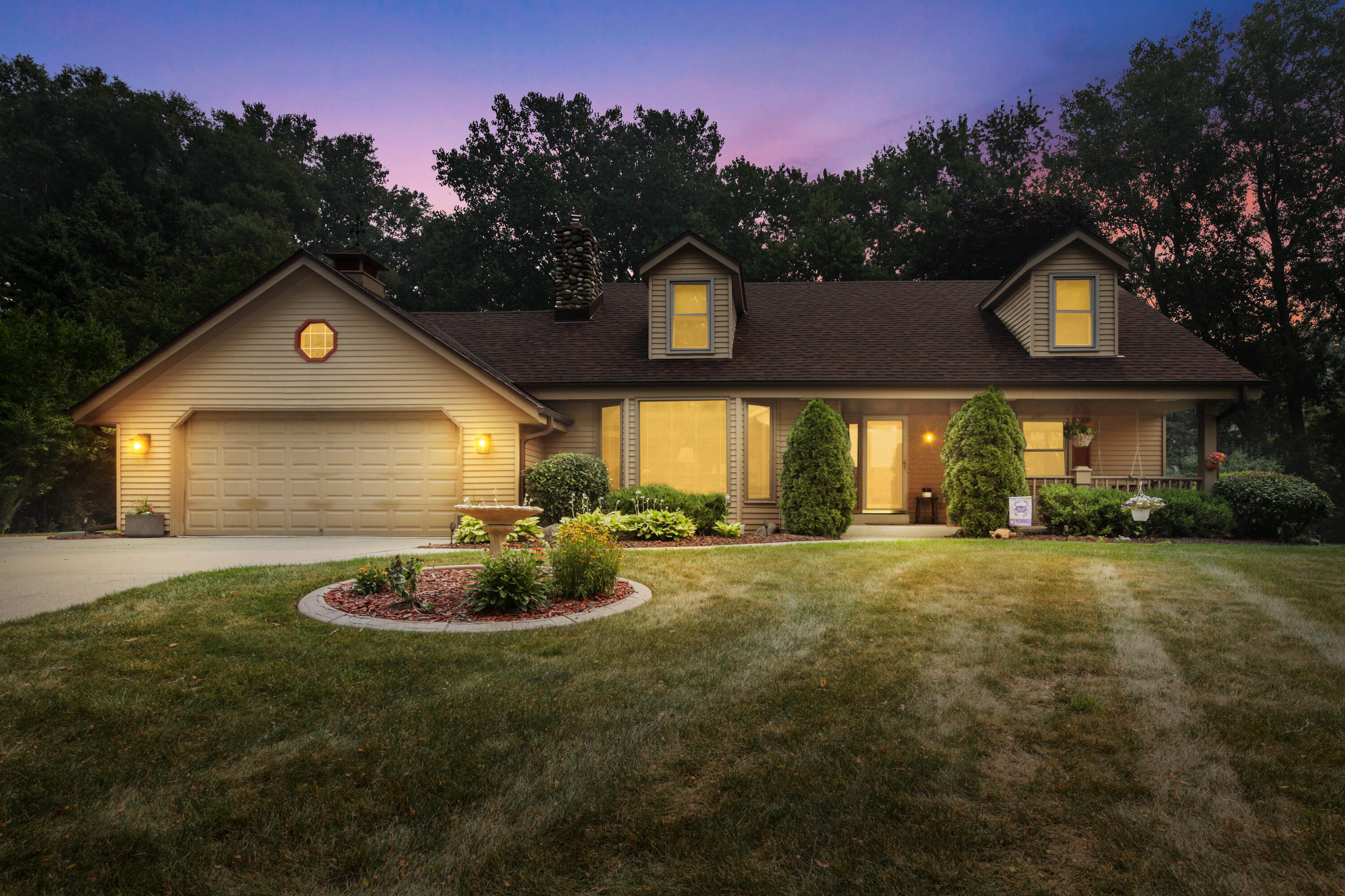 N22W22227 Meadowood Ct — photo