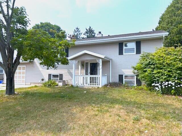 1018 31st St, Two Rivers, WI 54241
