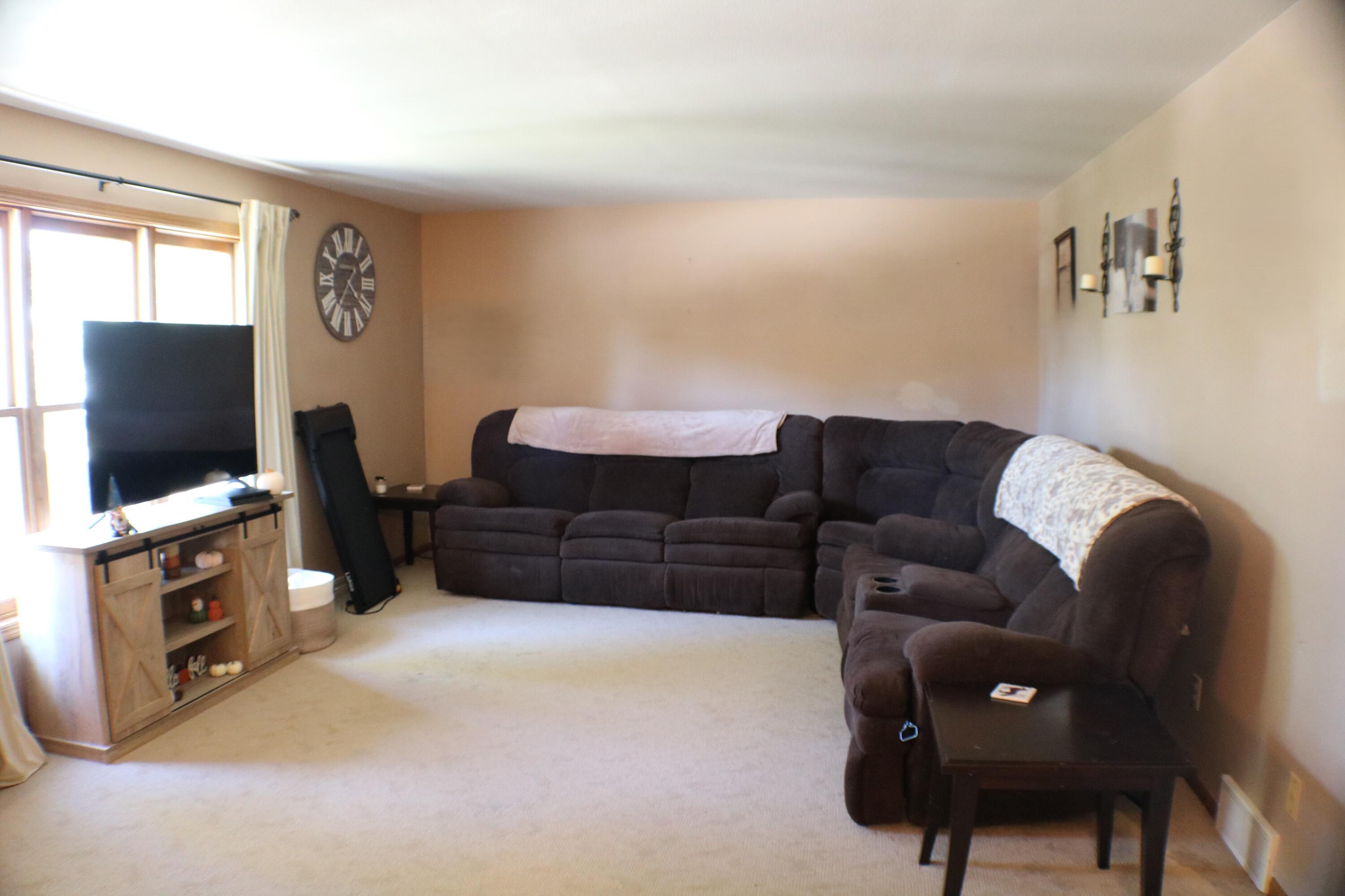 1018 31st St, Two Rivers, WI 54241 — photo 2