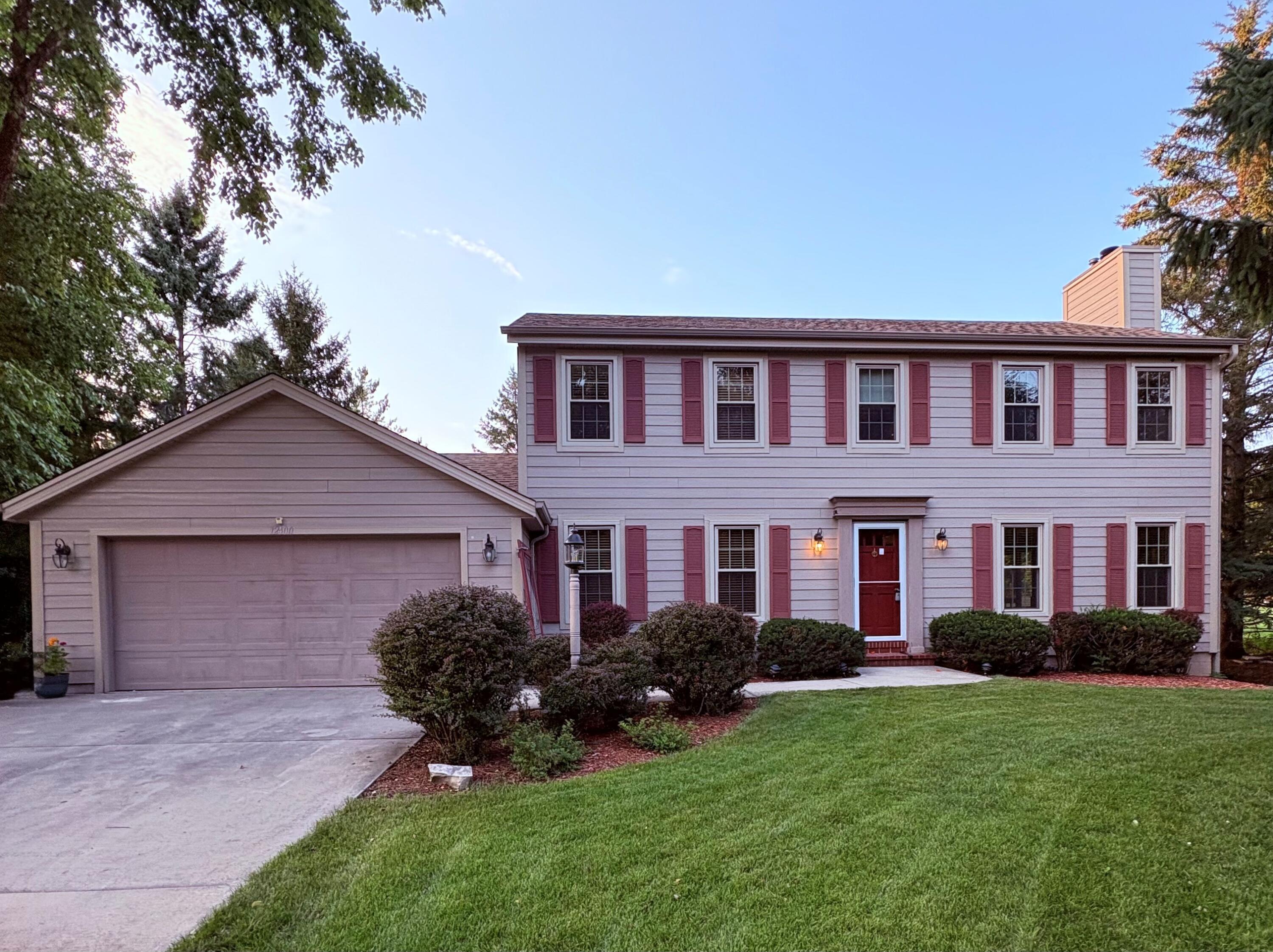 12400 N River Rd — photo