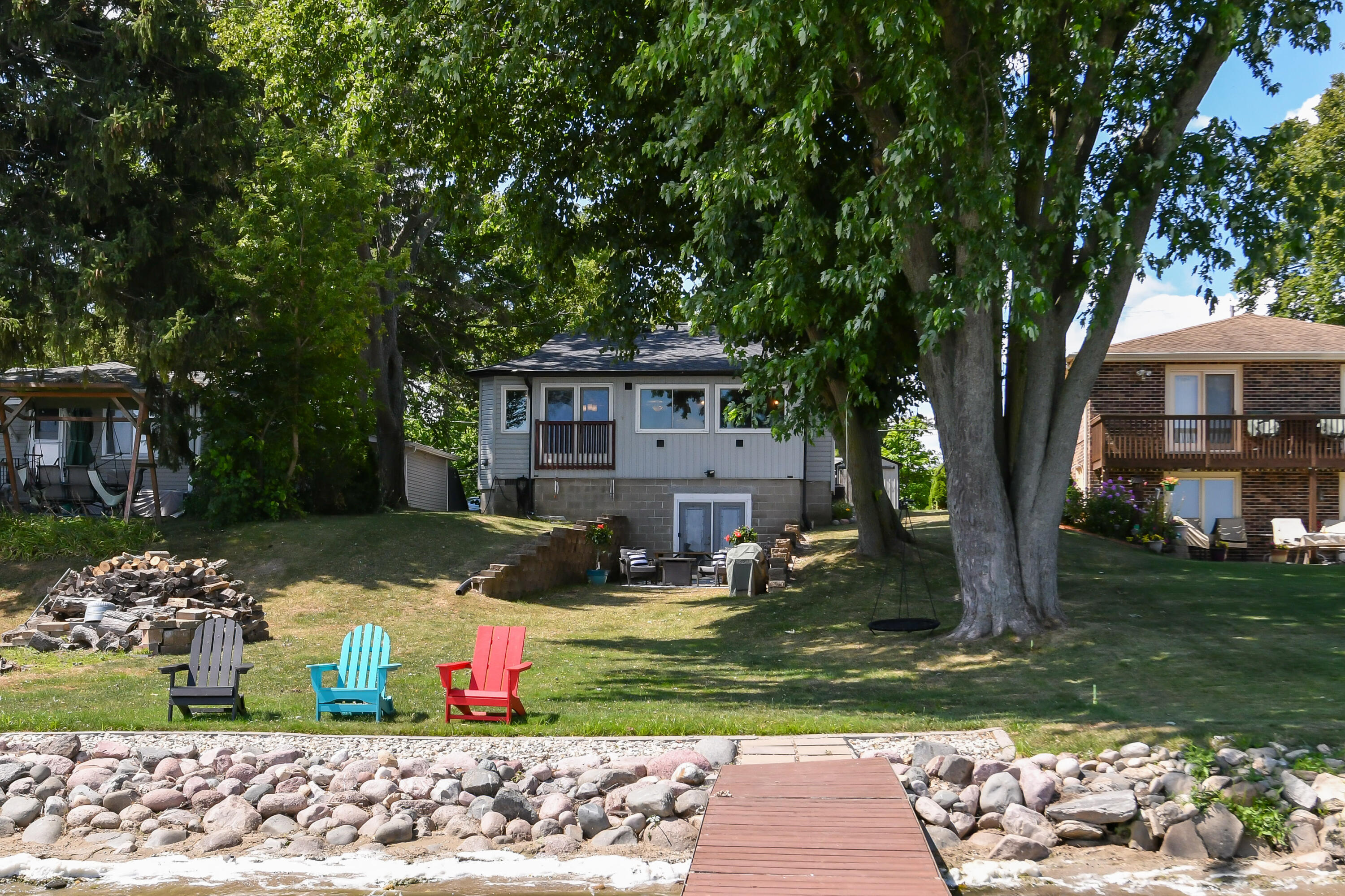 2531 Lakeshore Dr — photo