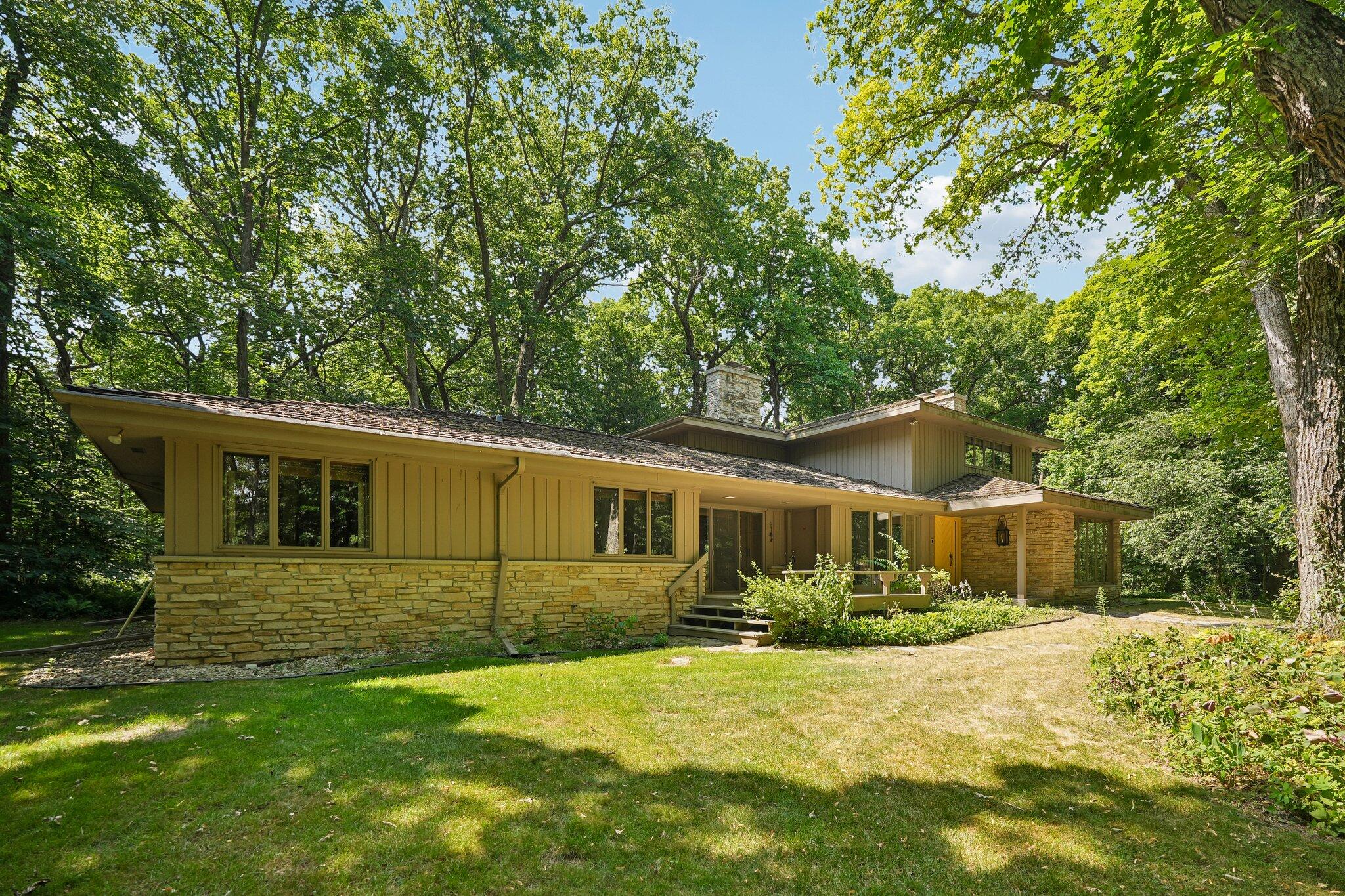 S46W28740 Perren Dale Rd — photo