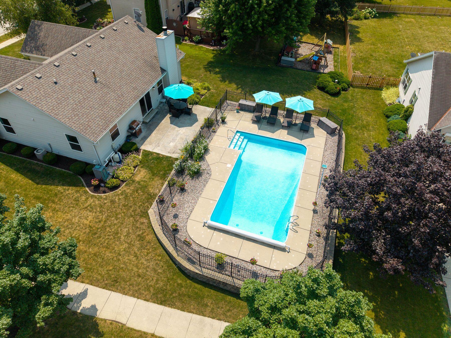 2336 N University Dr — photo