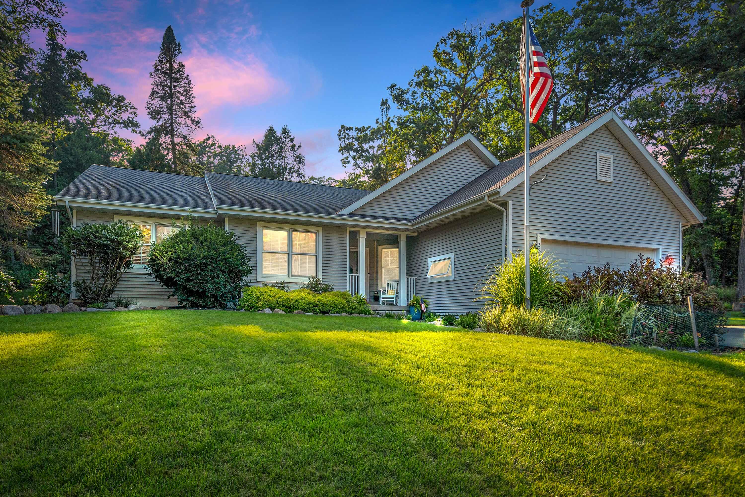 N3237 Robin Rd, Geneva, WI 53147 — photo 2