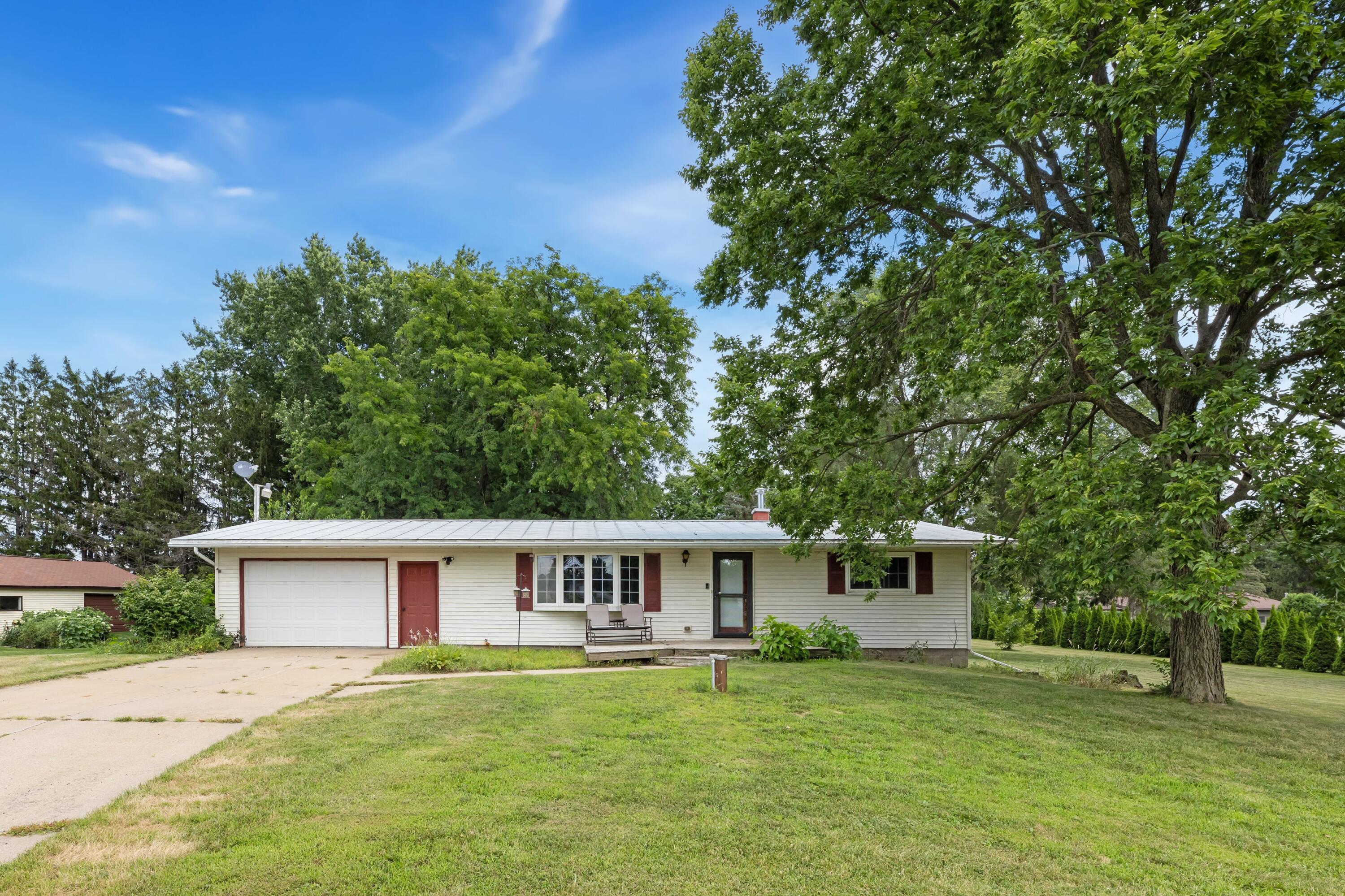 15146 Hardware Rd — photo