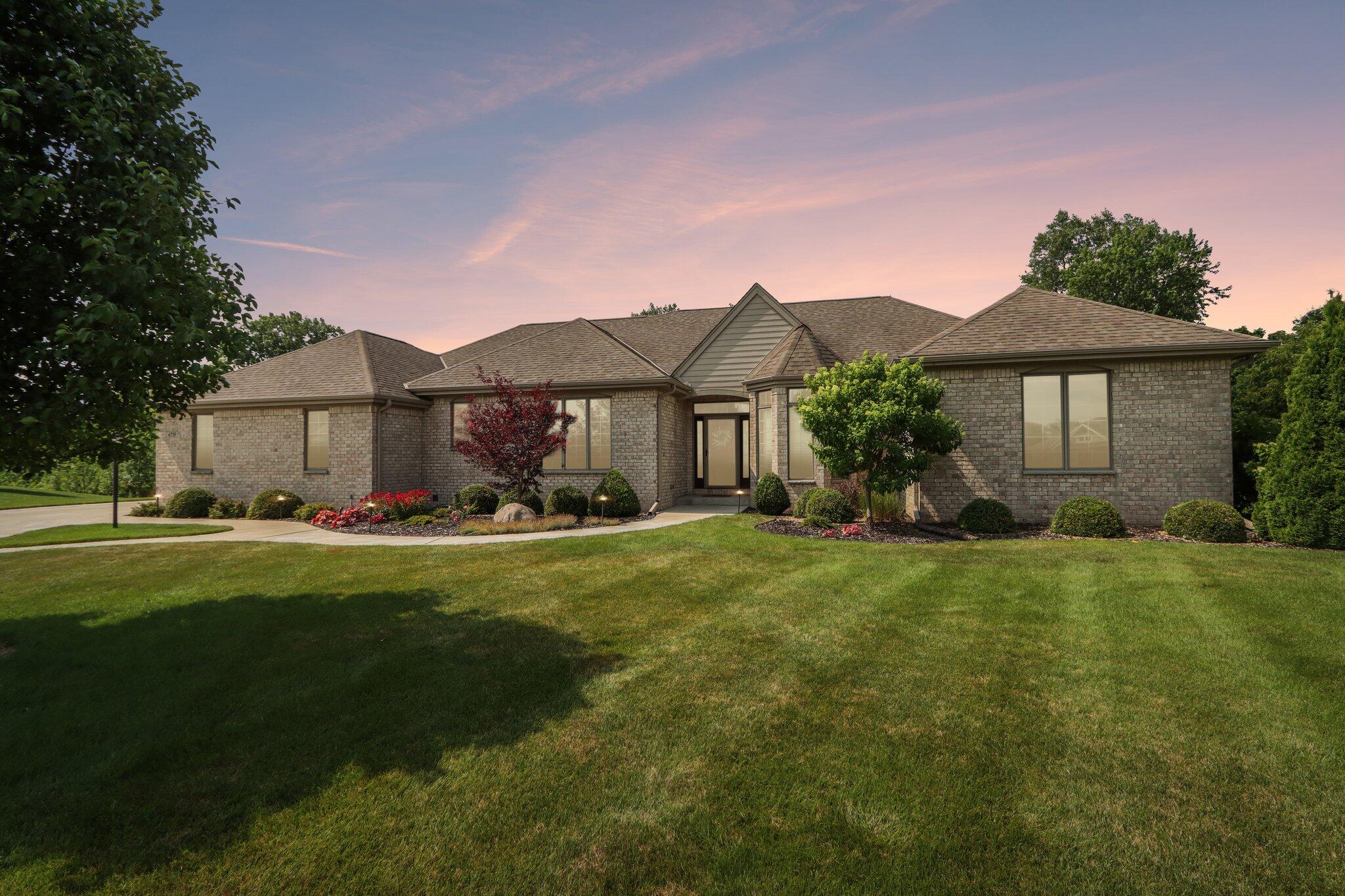 6735 Blue River Way — photo