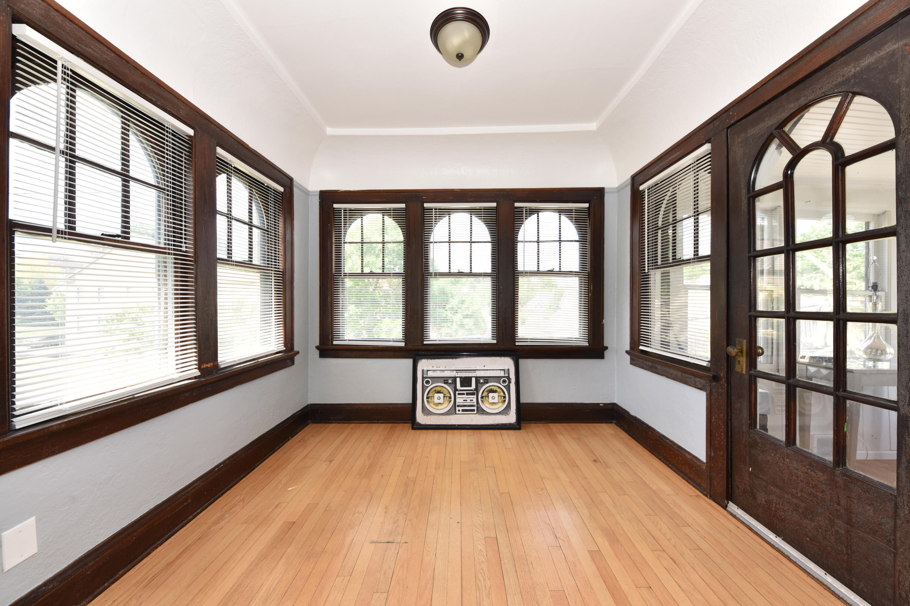 423 W Vine St — photo
