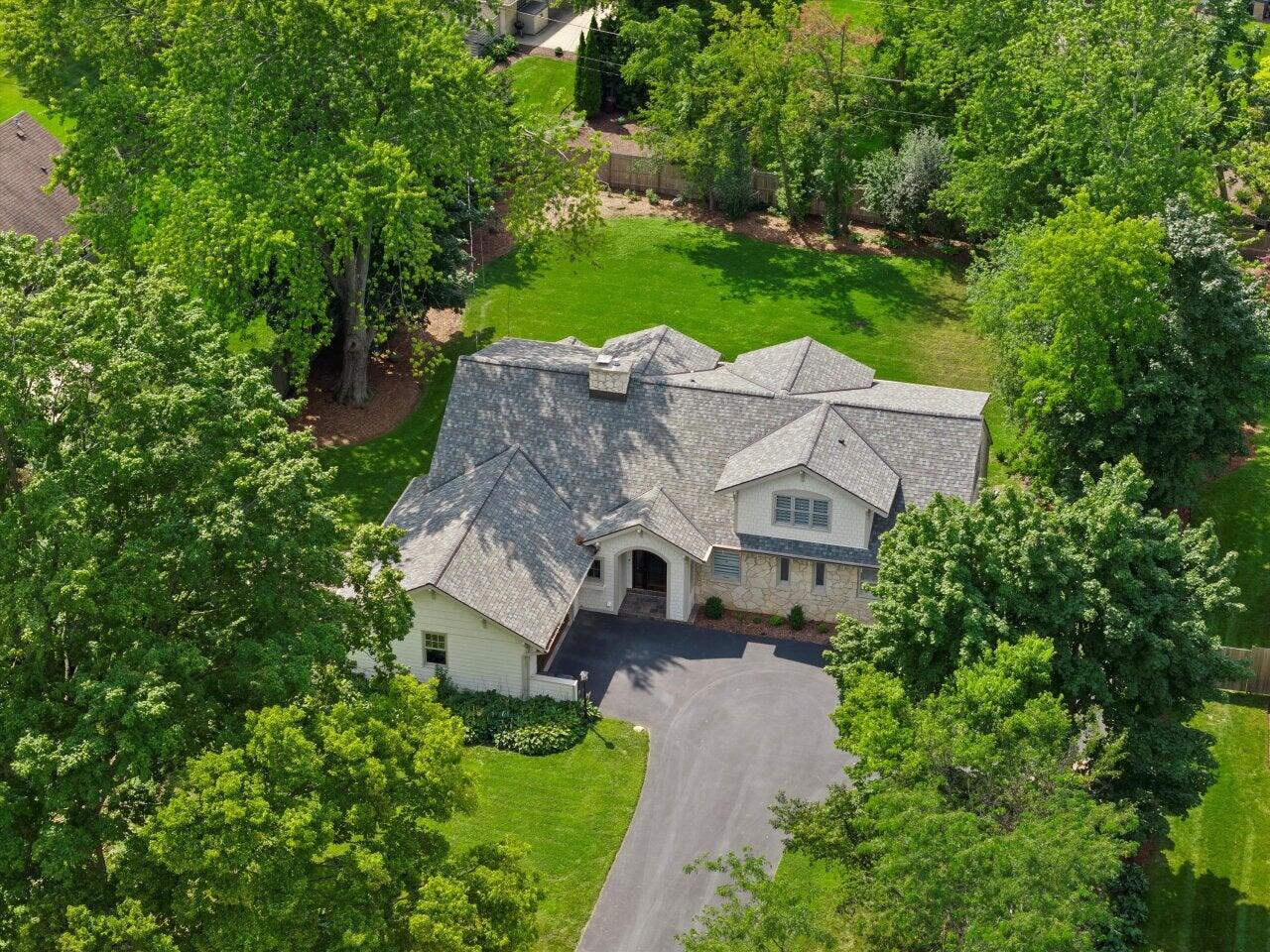 7857 N Lake Dr — photo