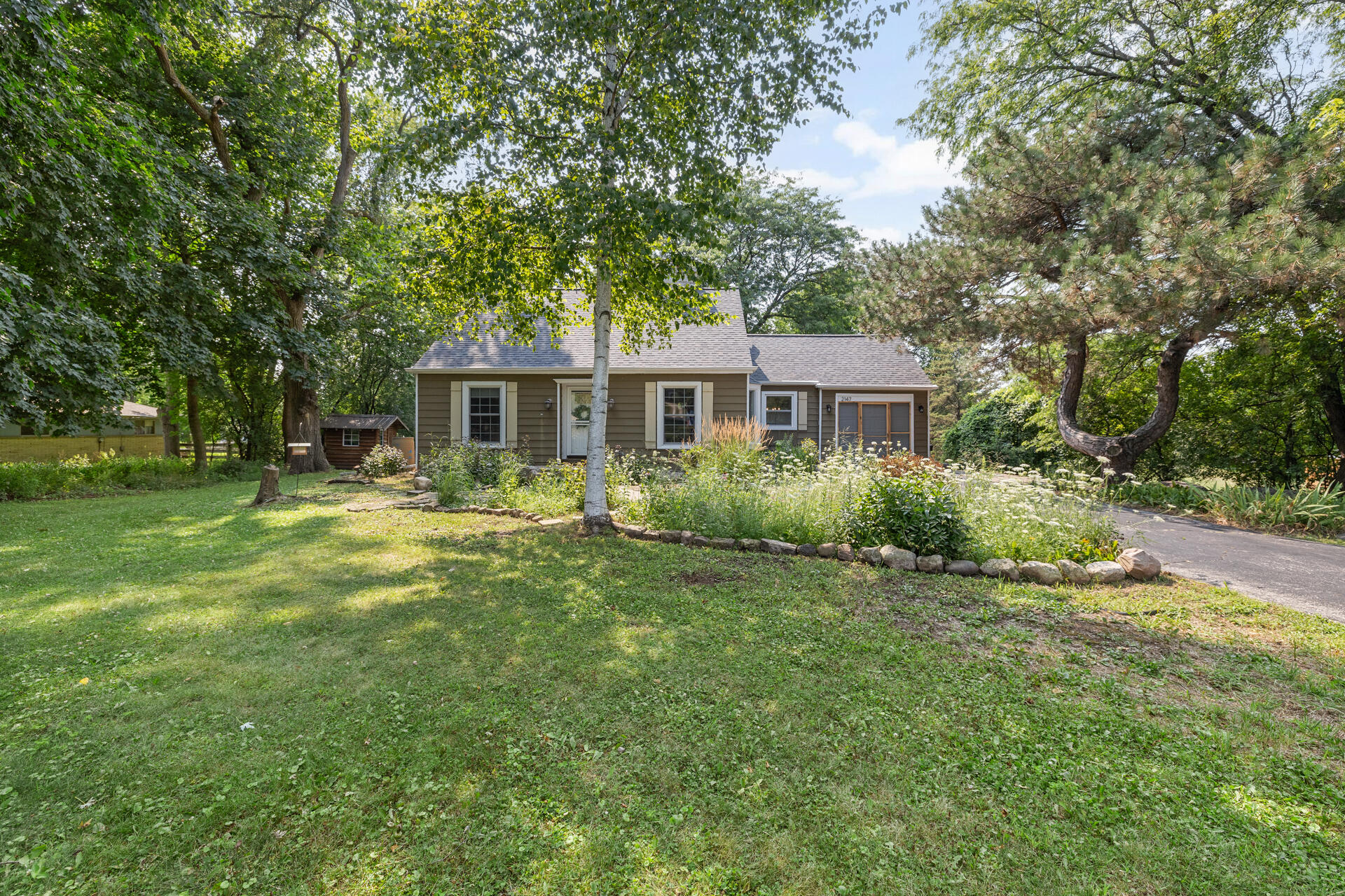 W278N2147 Lakeview Dr — photo