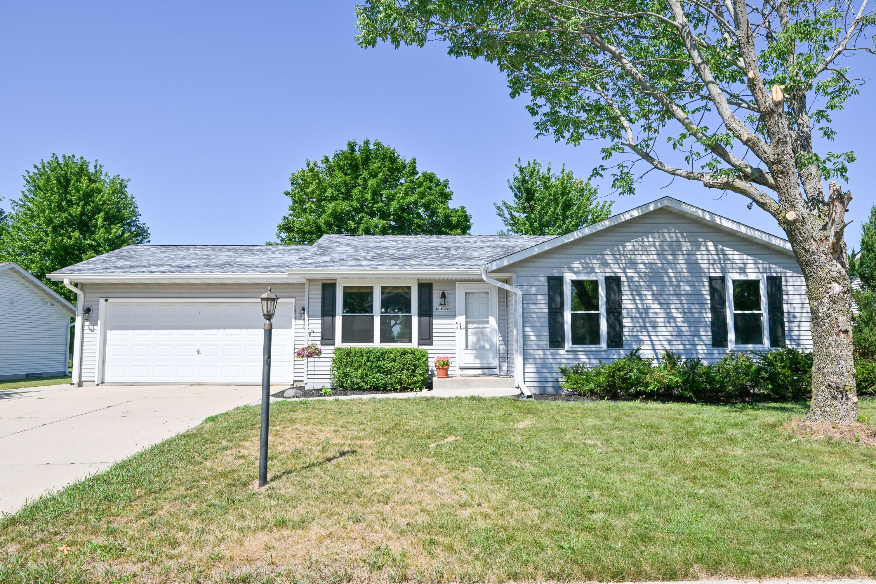 W201N16255 Ash Dr — photo
