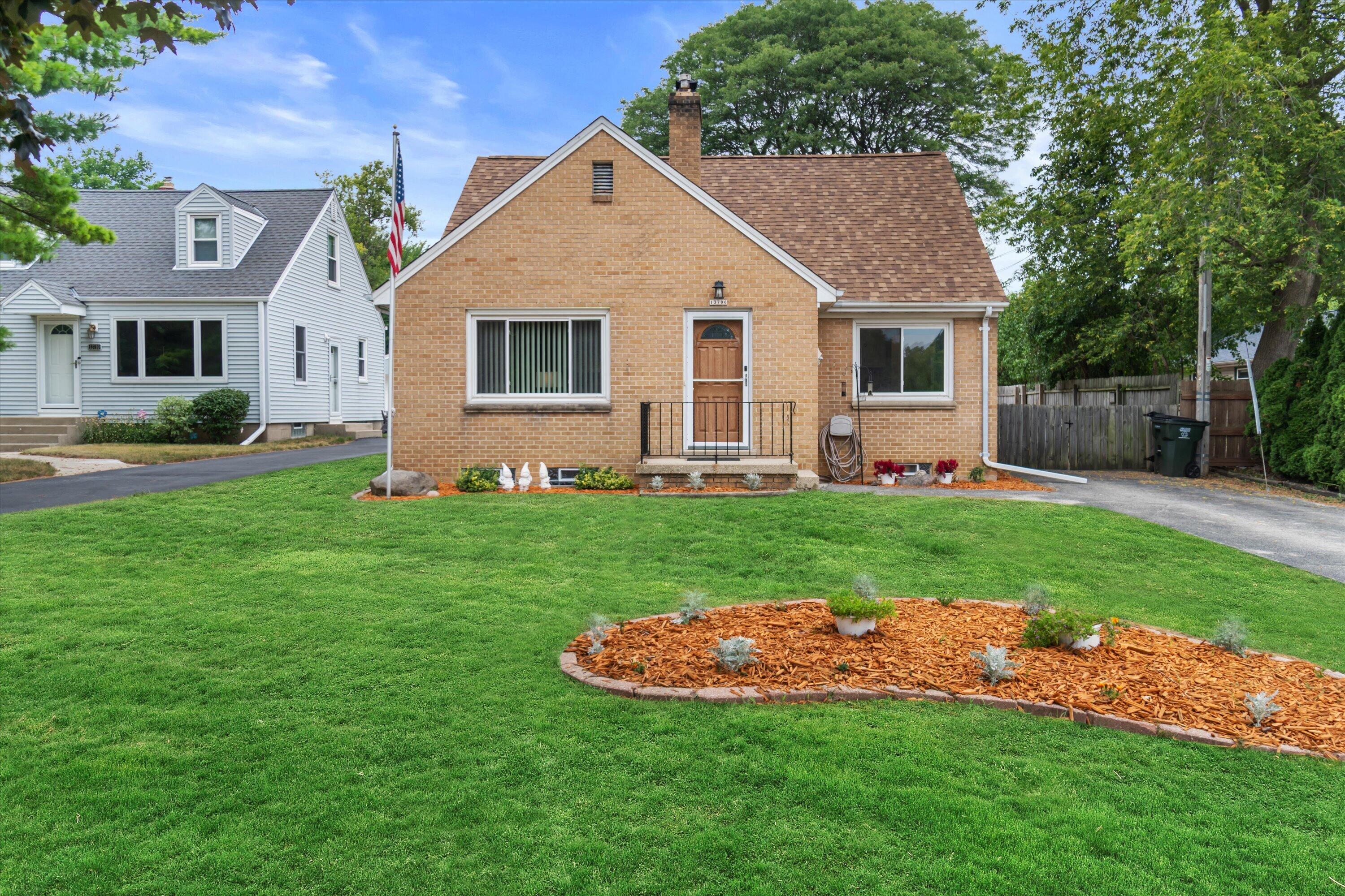 13706 W Meadow Ln — photo