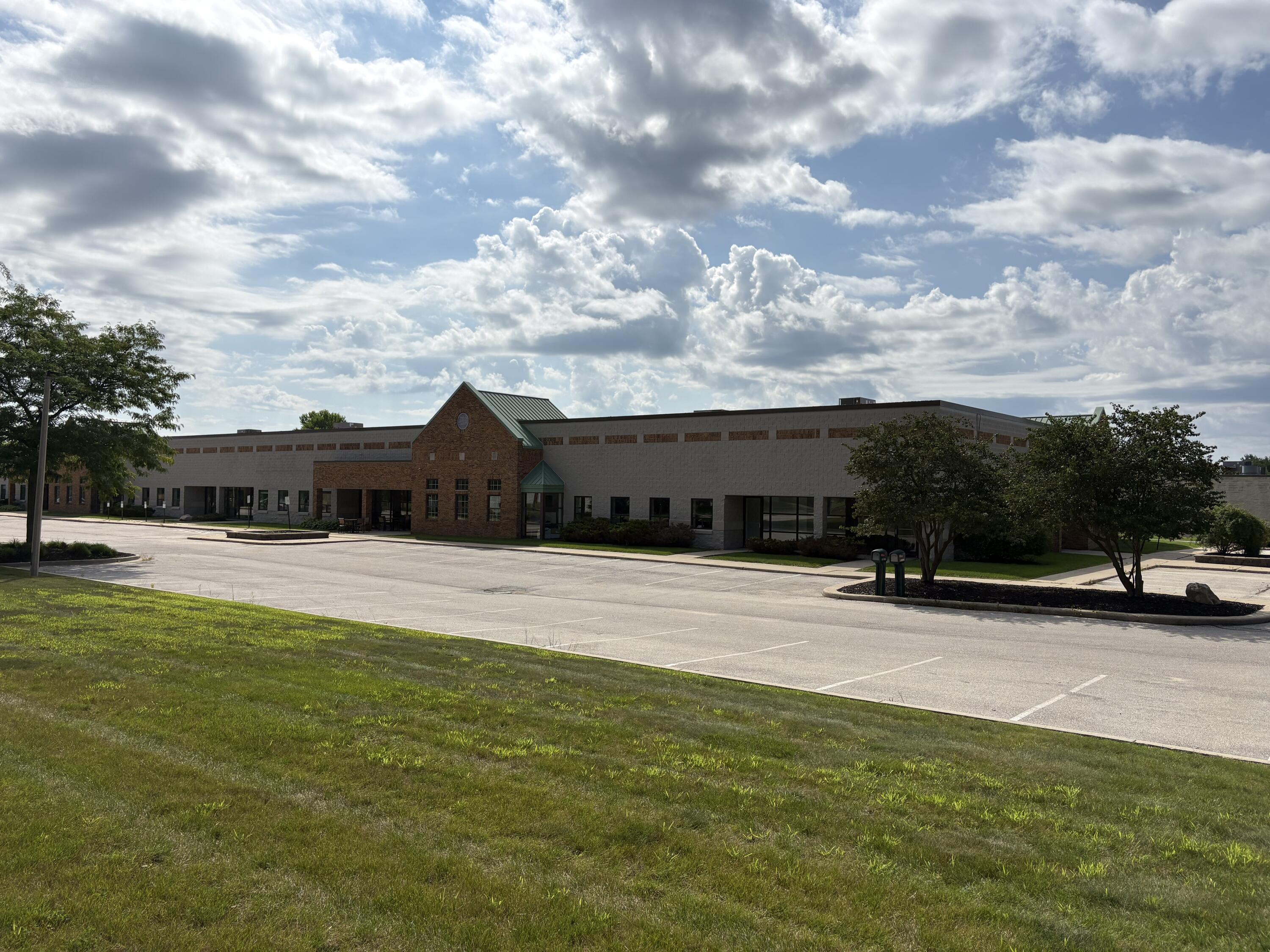 N19W6717 Commerce Ct, 6741 — photo