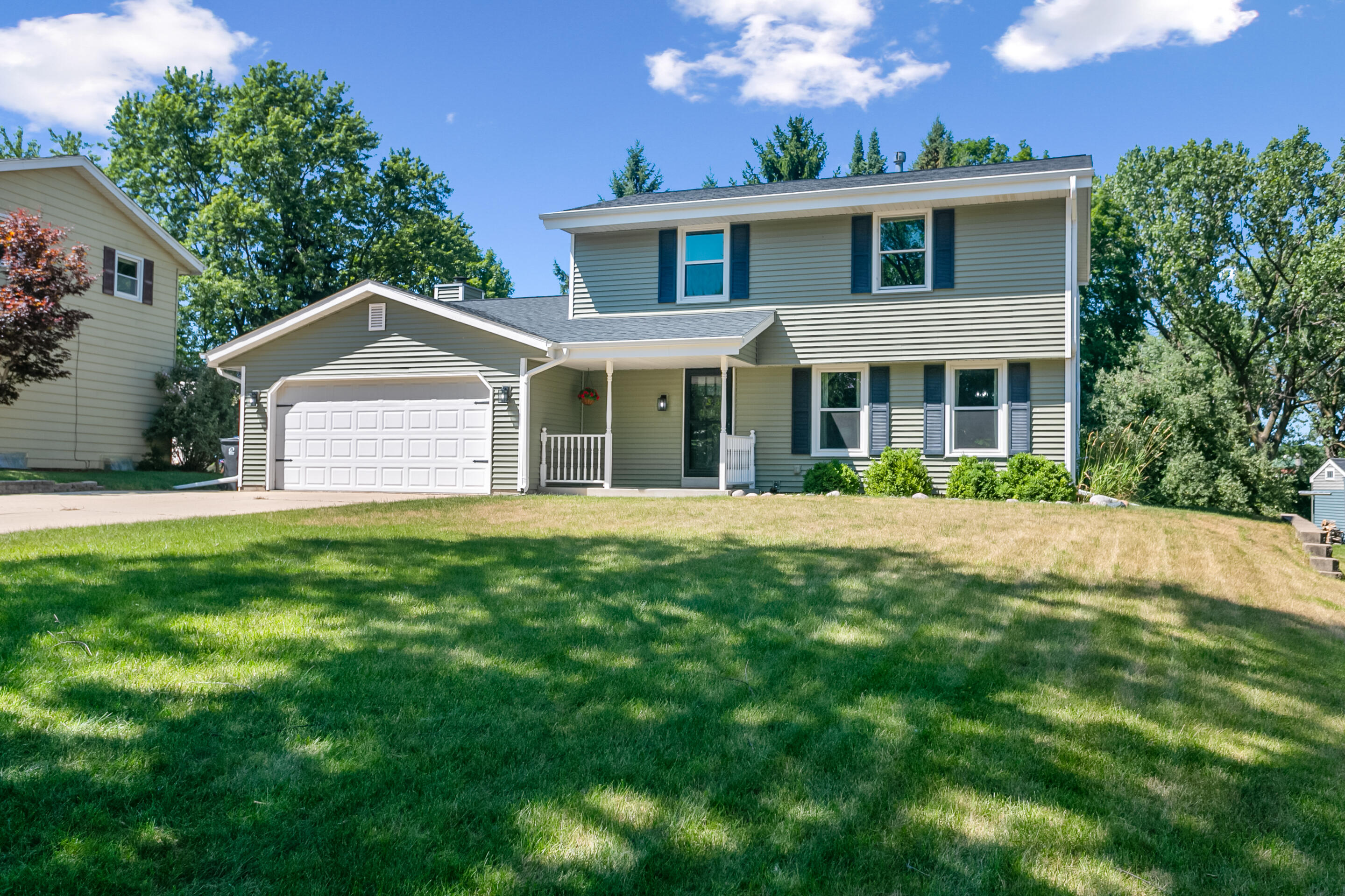 241 Parkview Ct — photo