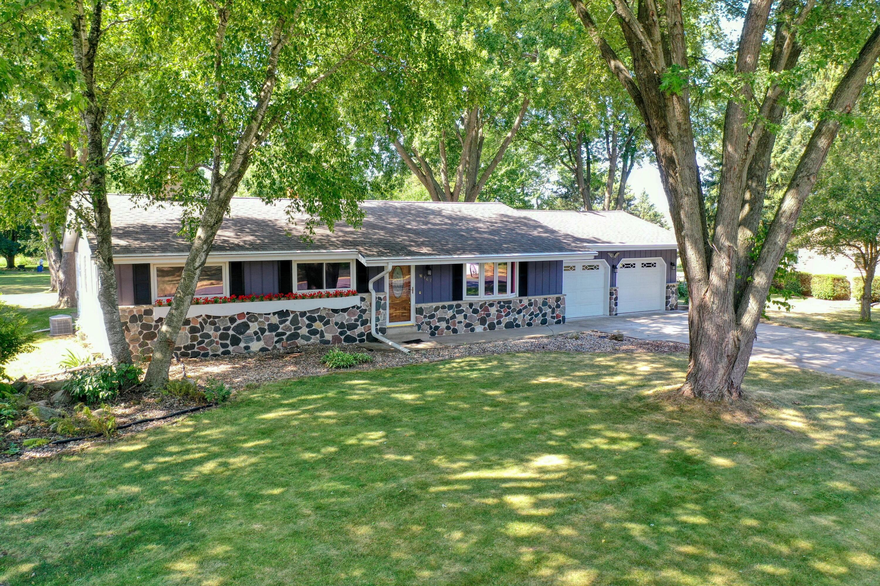 W167 Cottage Ave — photo
