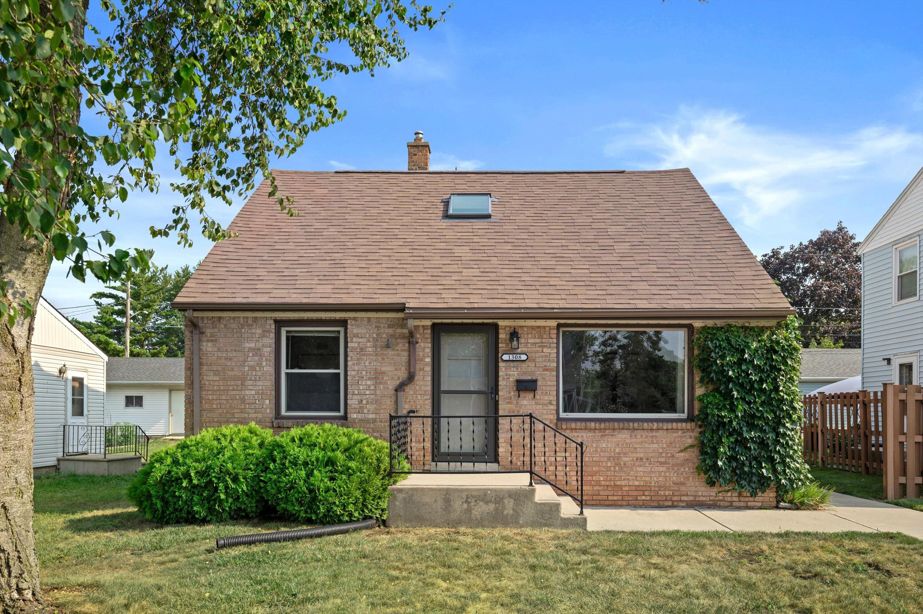 1308 Mackinac Ave — photo