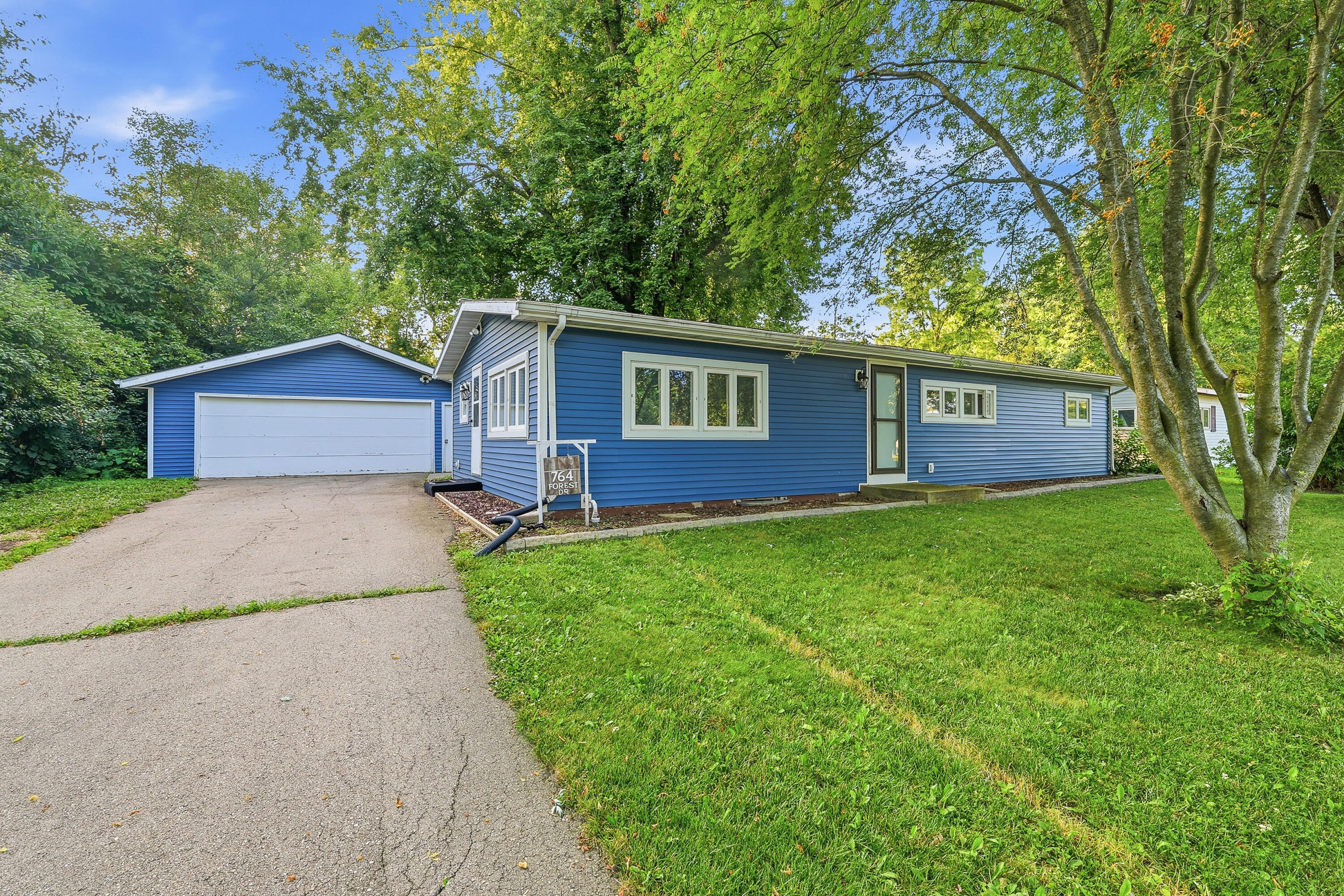 764 Forest Dr — photo