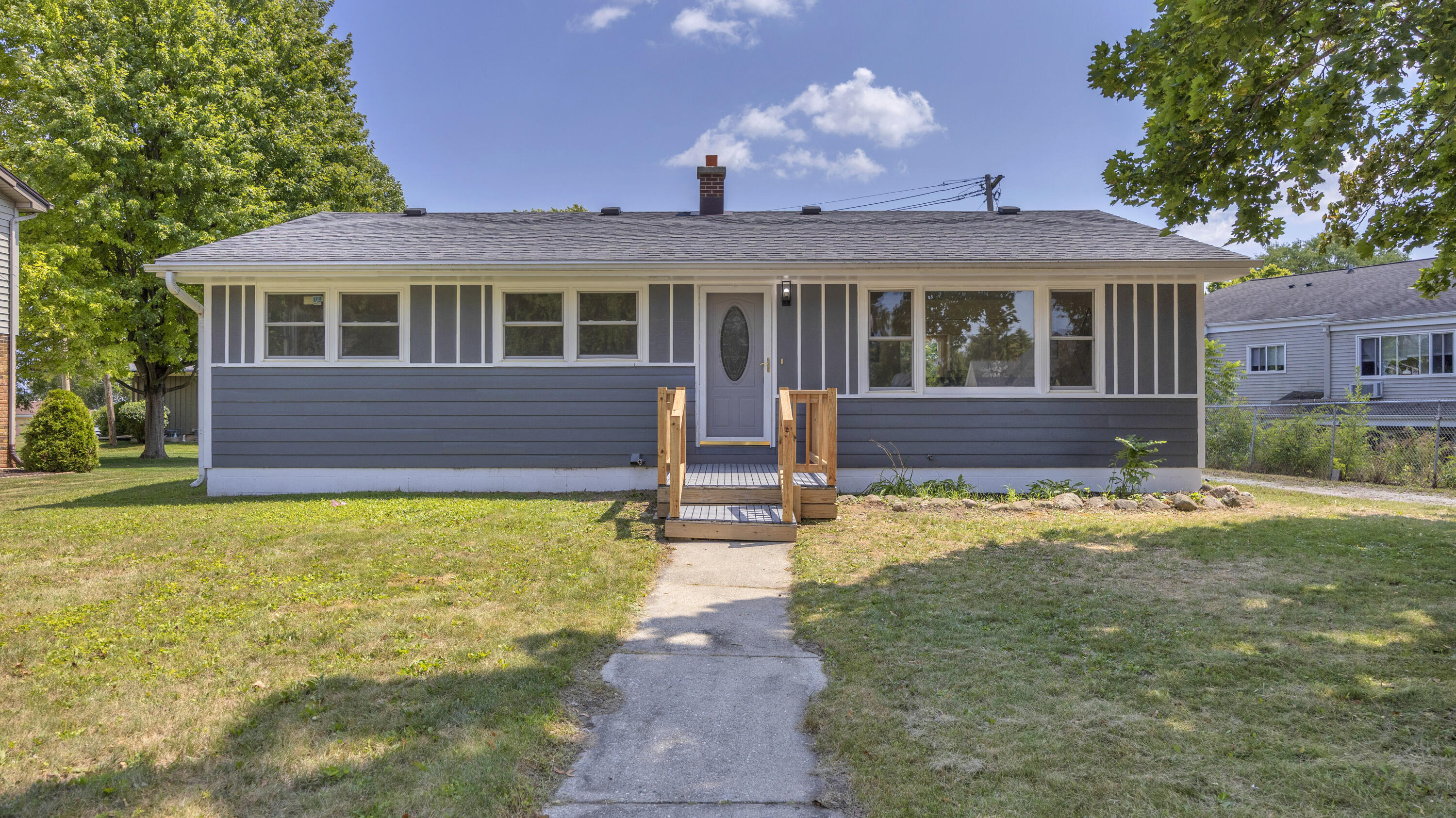636 Giddings Ave — photo