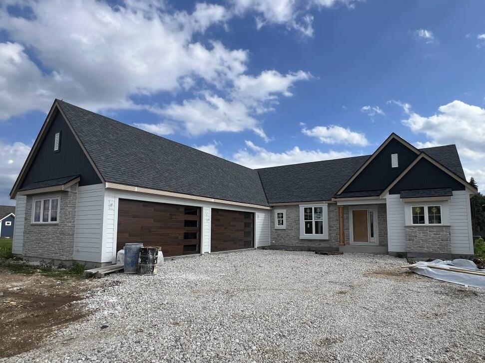 N62W35607 Doolan Dr — photo