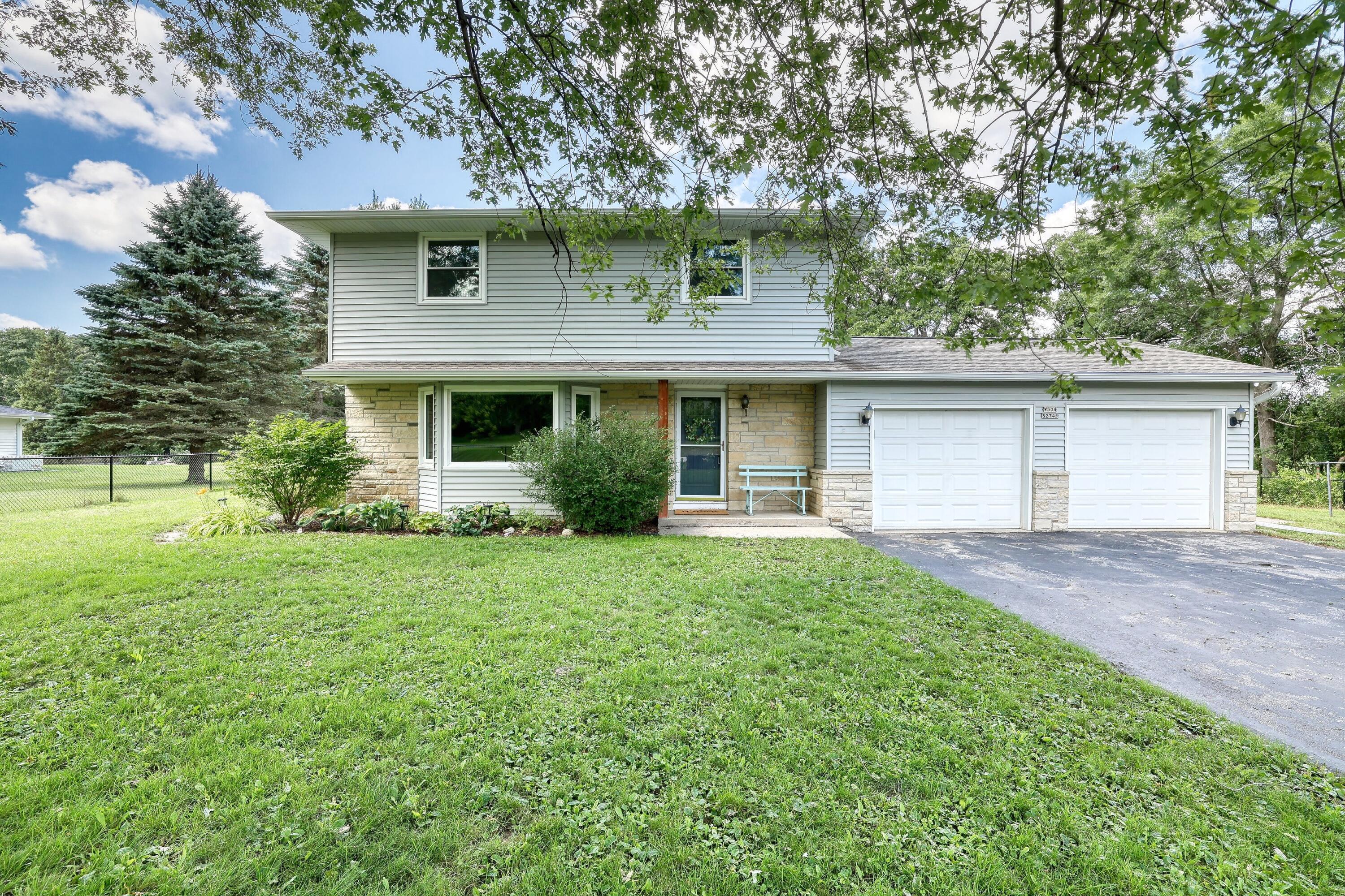 W304S2745 Green Meadow Ln — photo