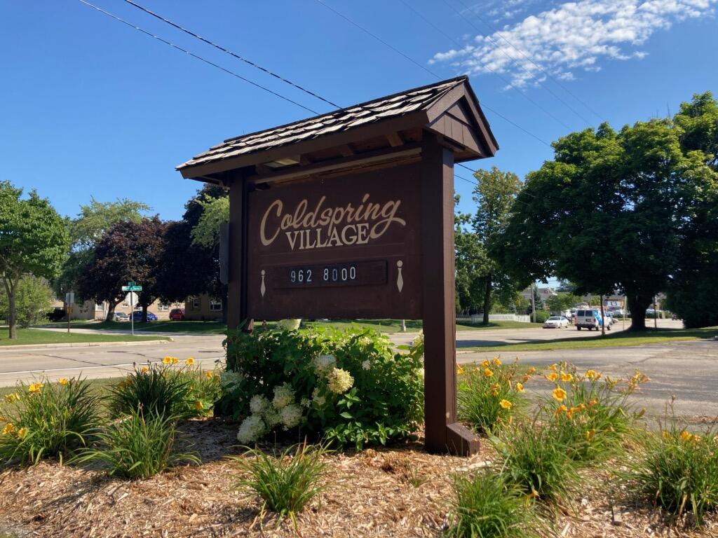6151 W Cold Spring Rd, Greenfield, WI 53220 — photo 2
