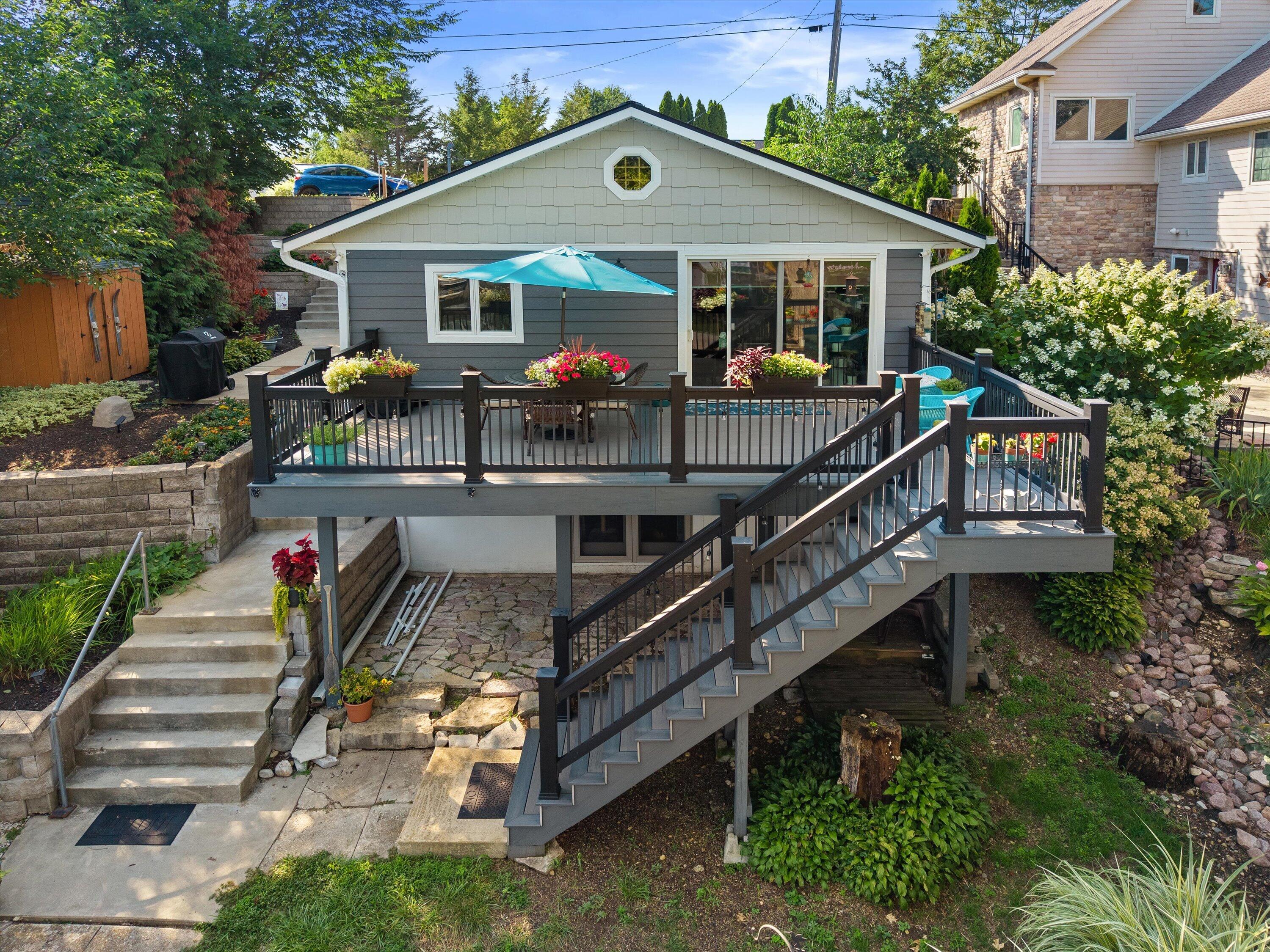W352N5282 Lake Dr — photo