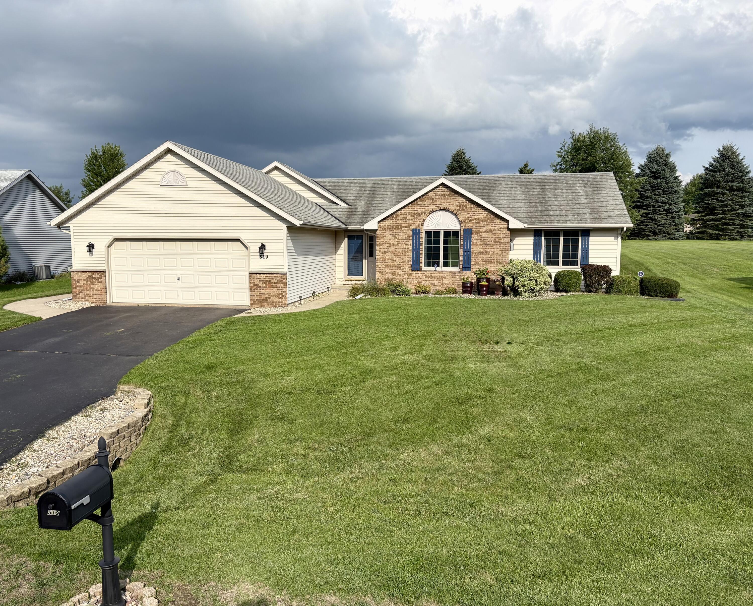 519 Danielson Dr — photo