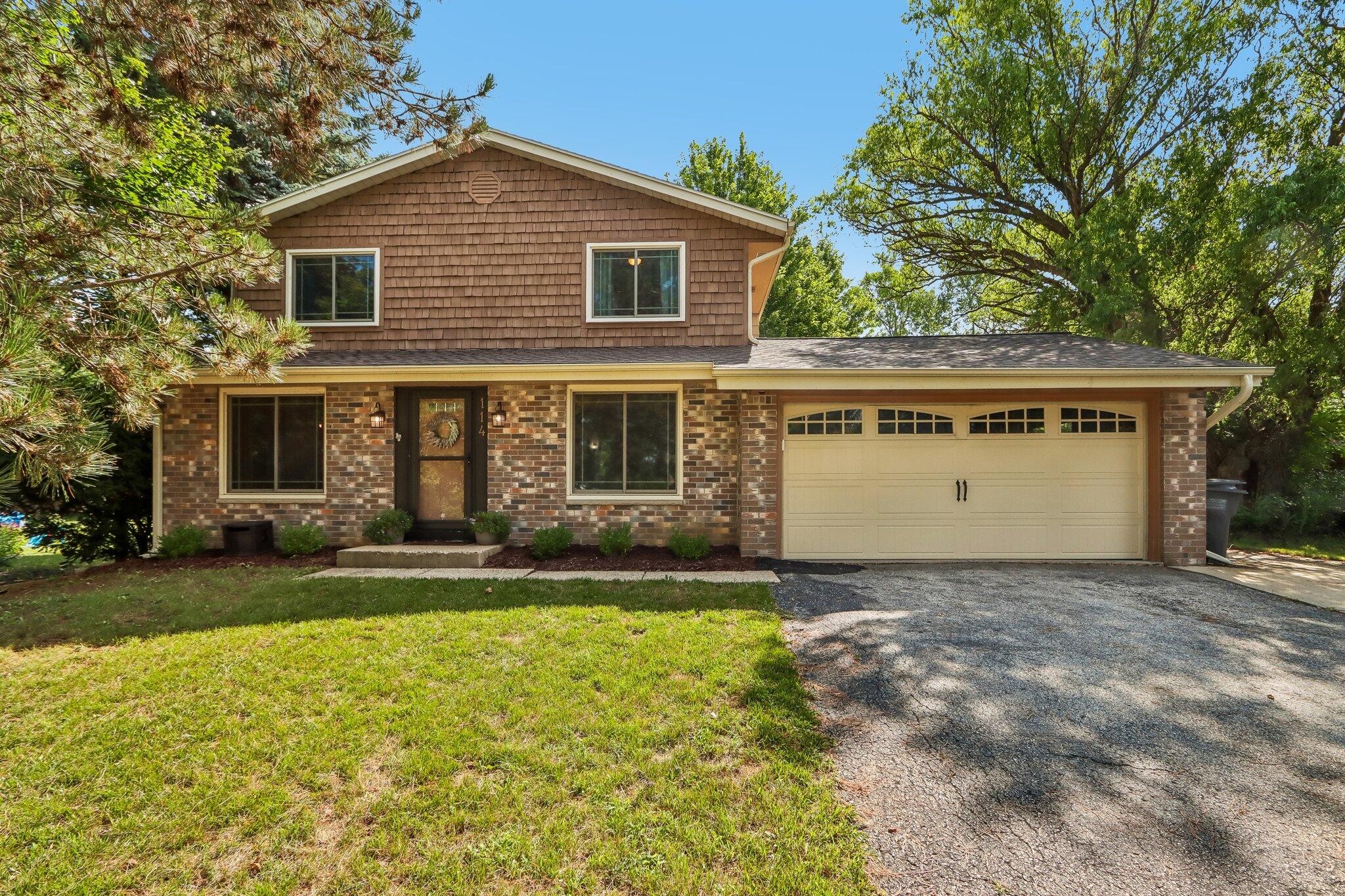 114 Gordon Ct — photo