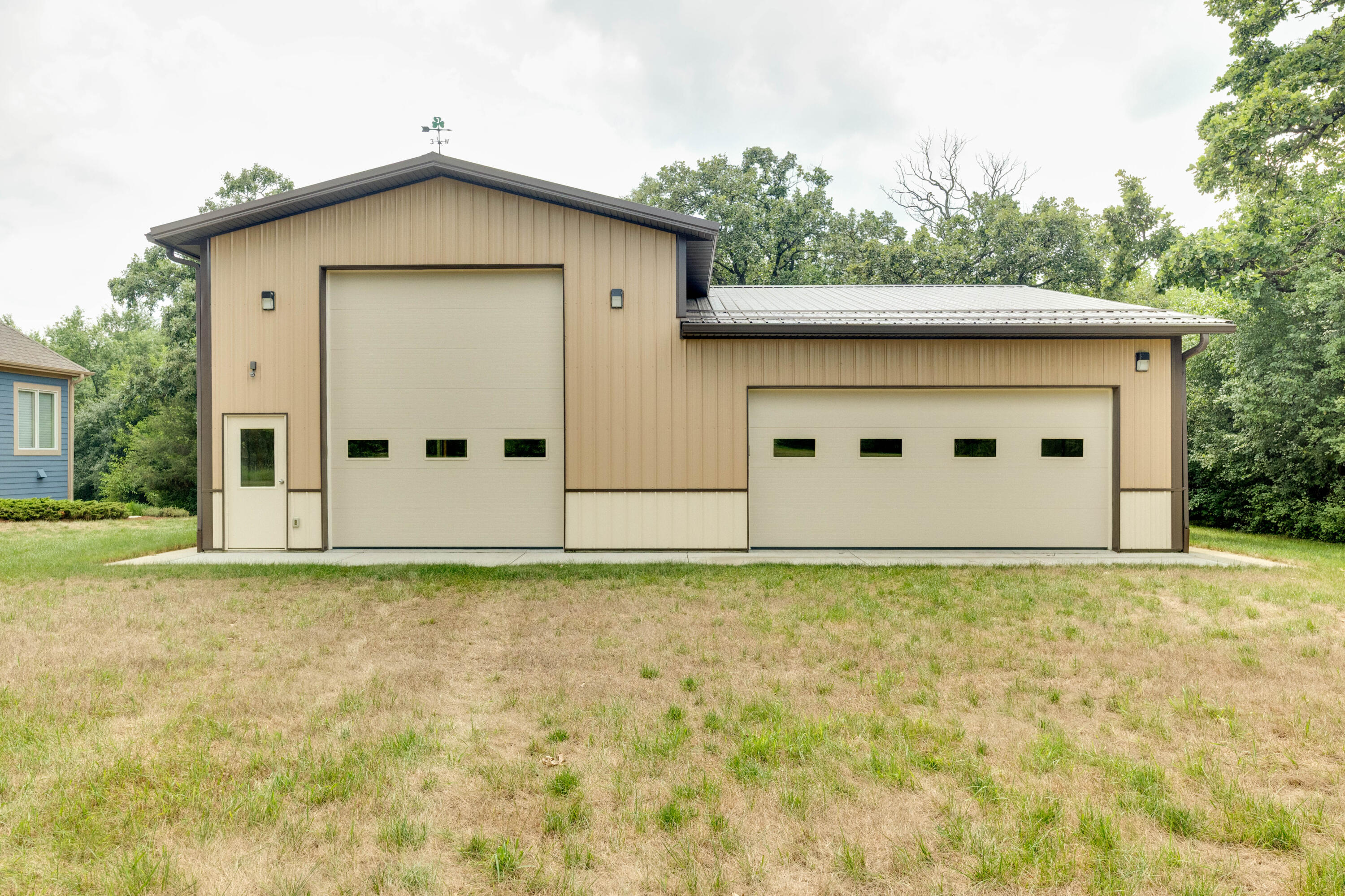 S63W34455 Piper Rd, Eagle, WI 53153 — photo 2