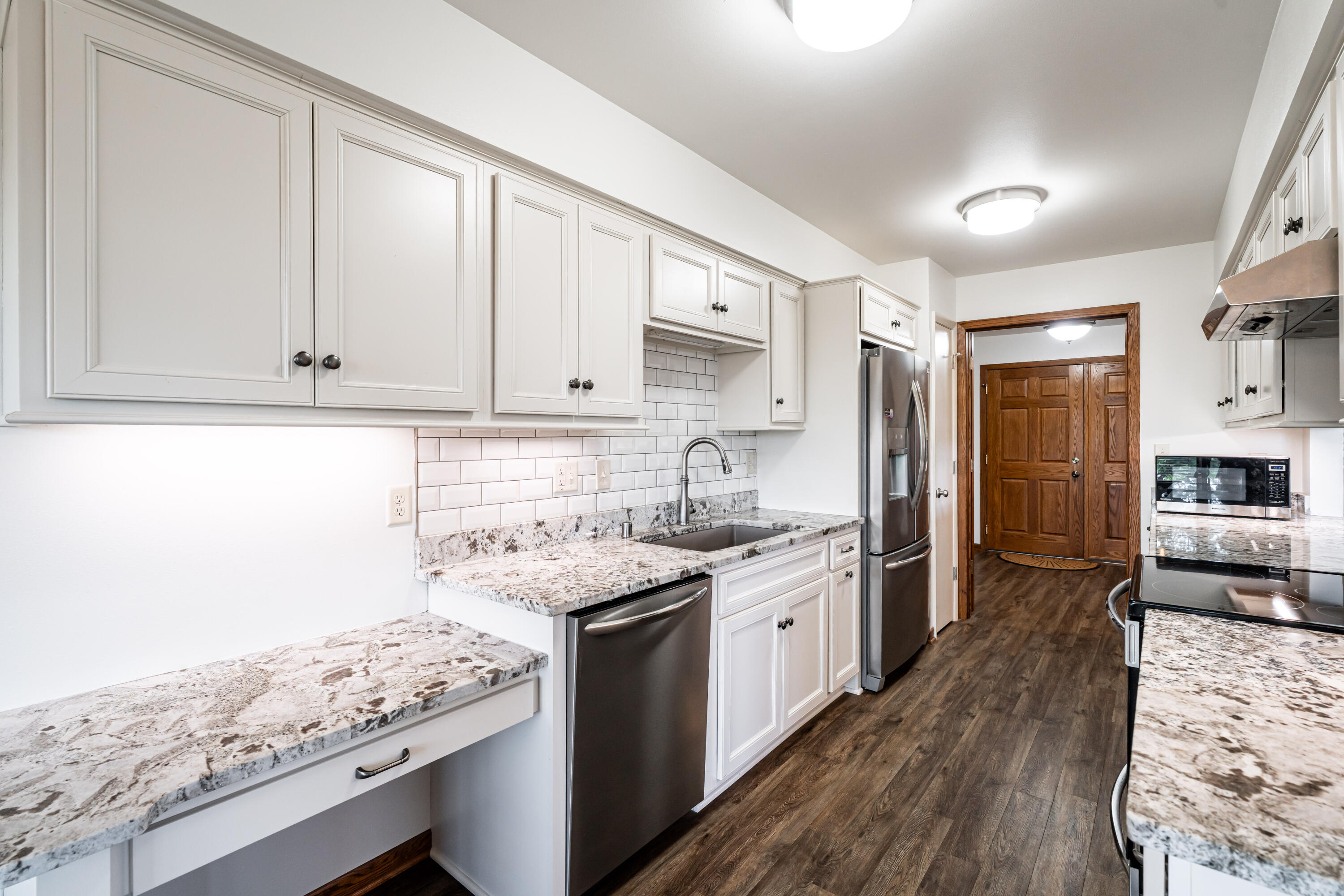 N85W15650 Ridge Rd, 302, Menomonee Falls, WI 53051 — photo 3