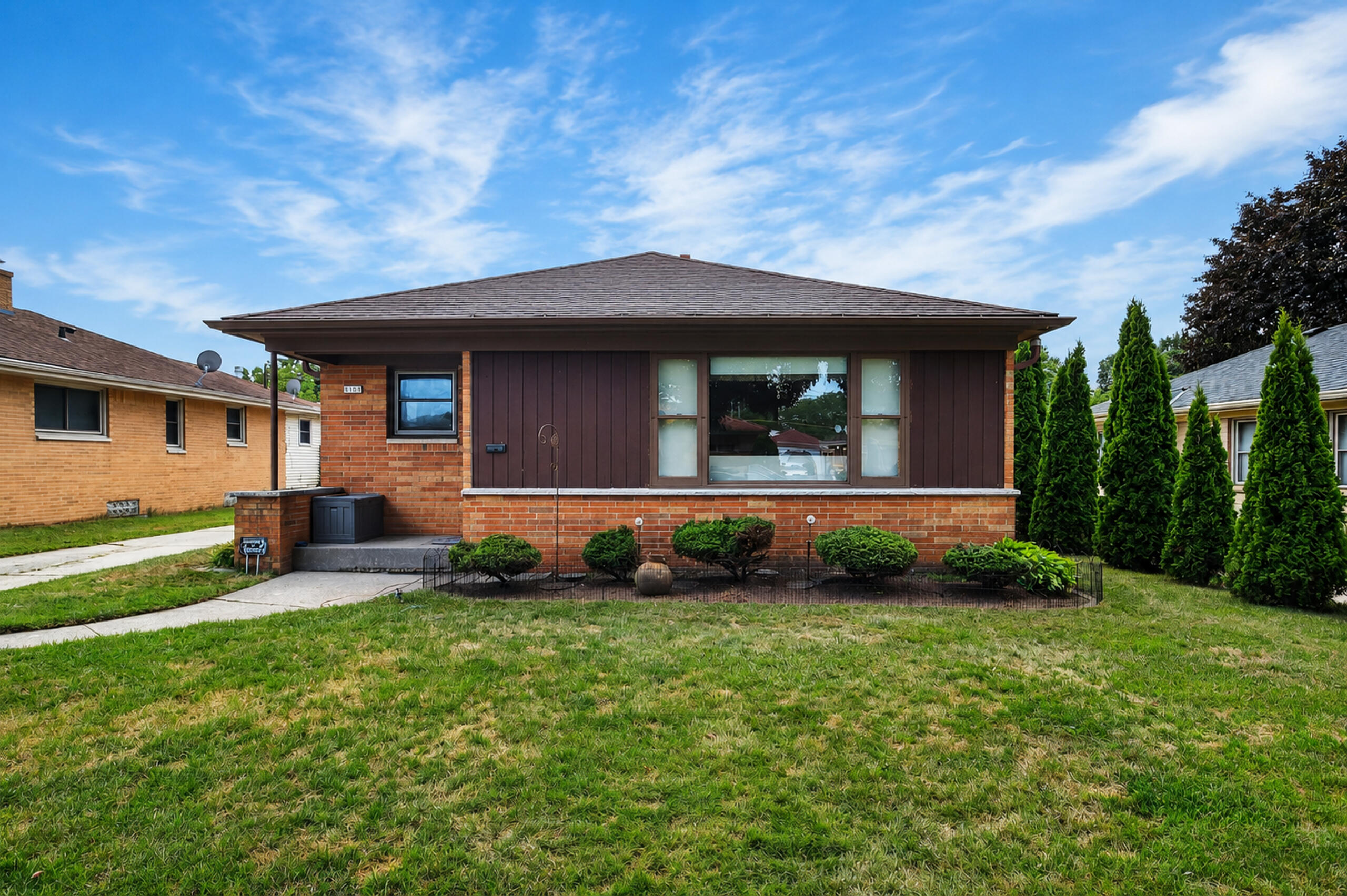 8109 W Potomac Ave — photo