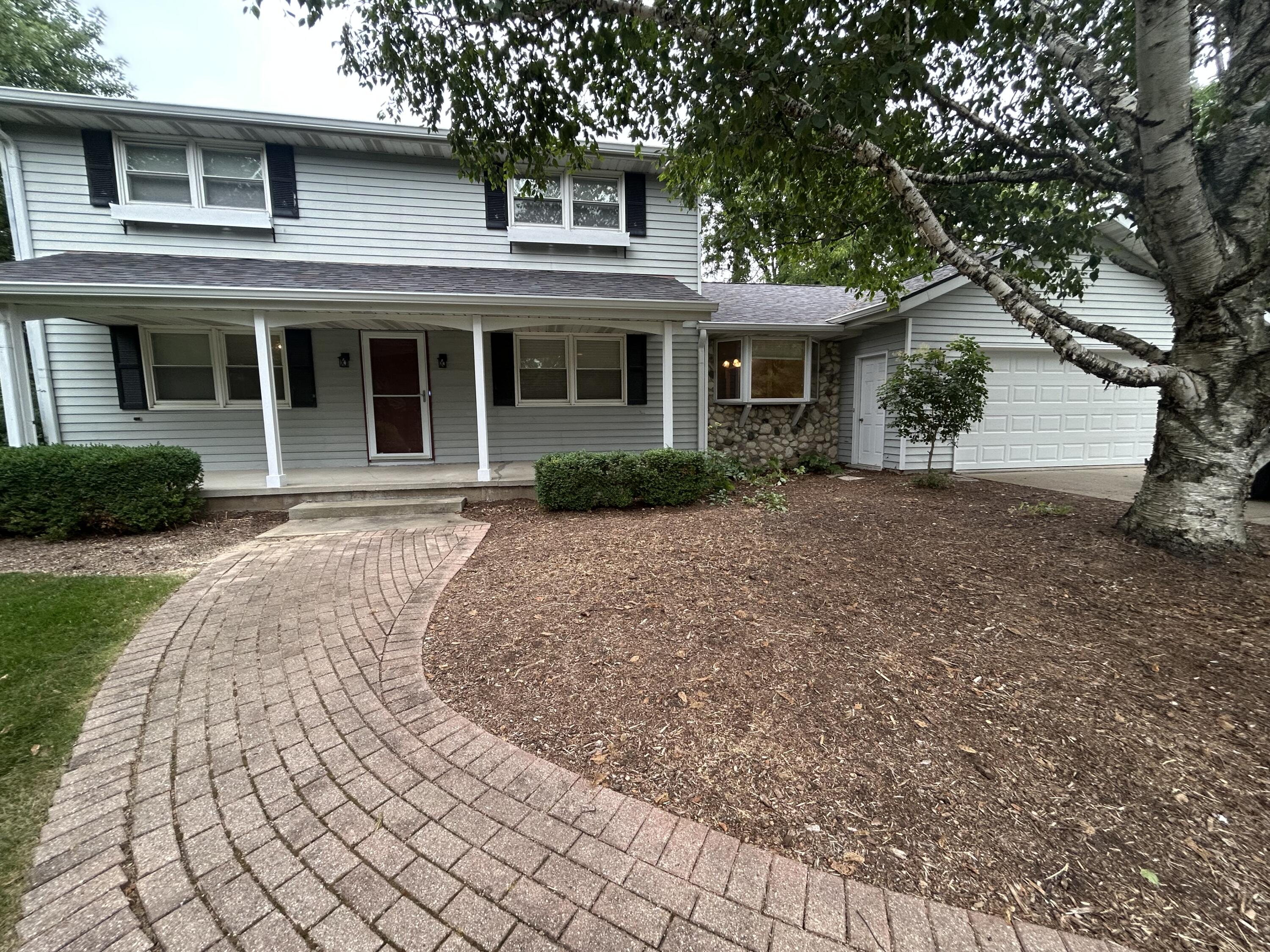 W330N5570 Linden Cir E — photo