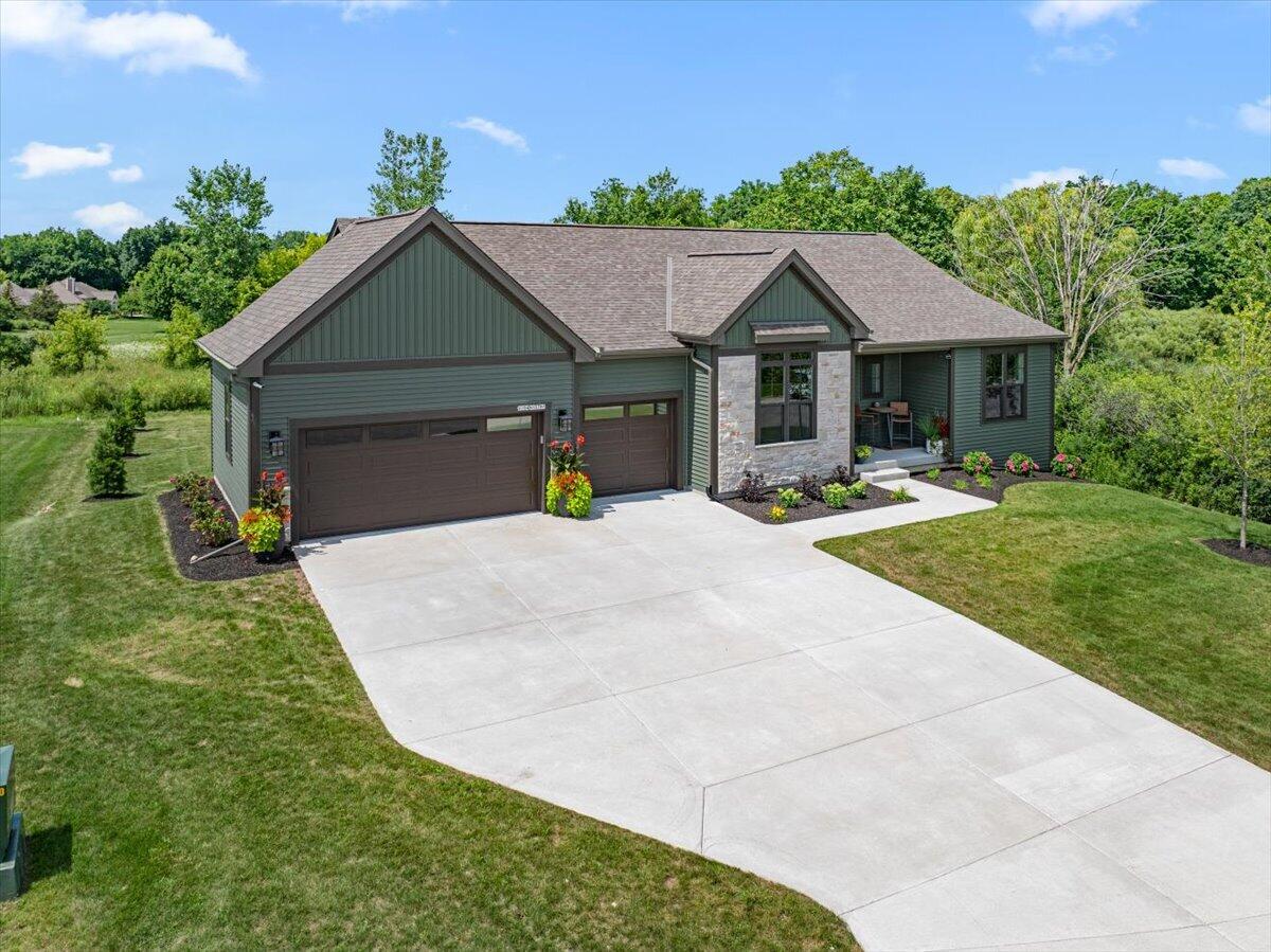 W194N15787 East Gate Ct — photo