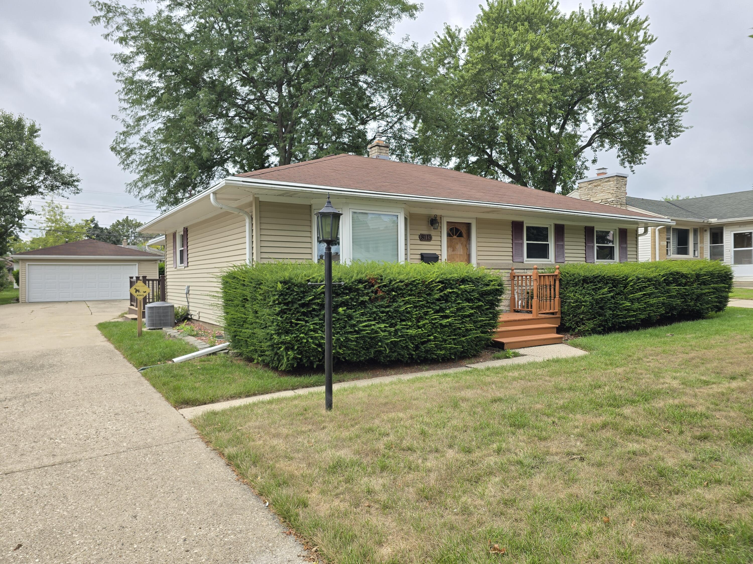 8113 W Ohio Ave — photo
