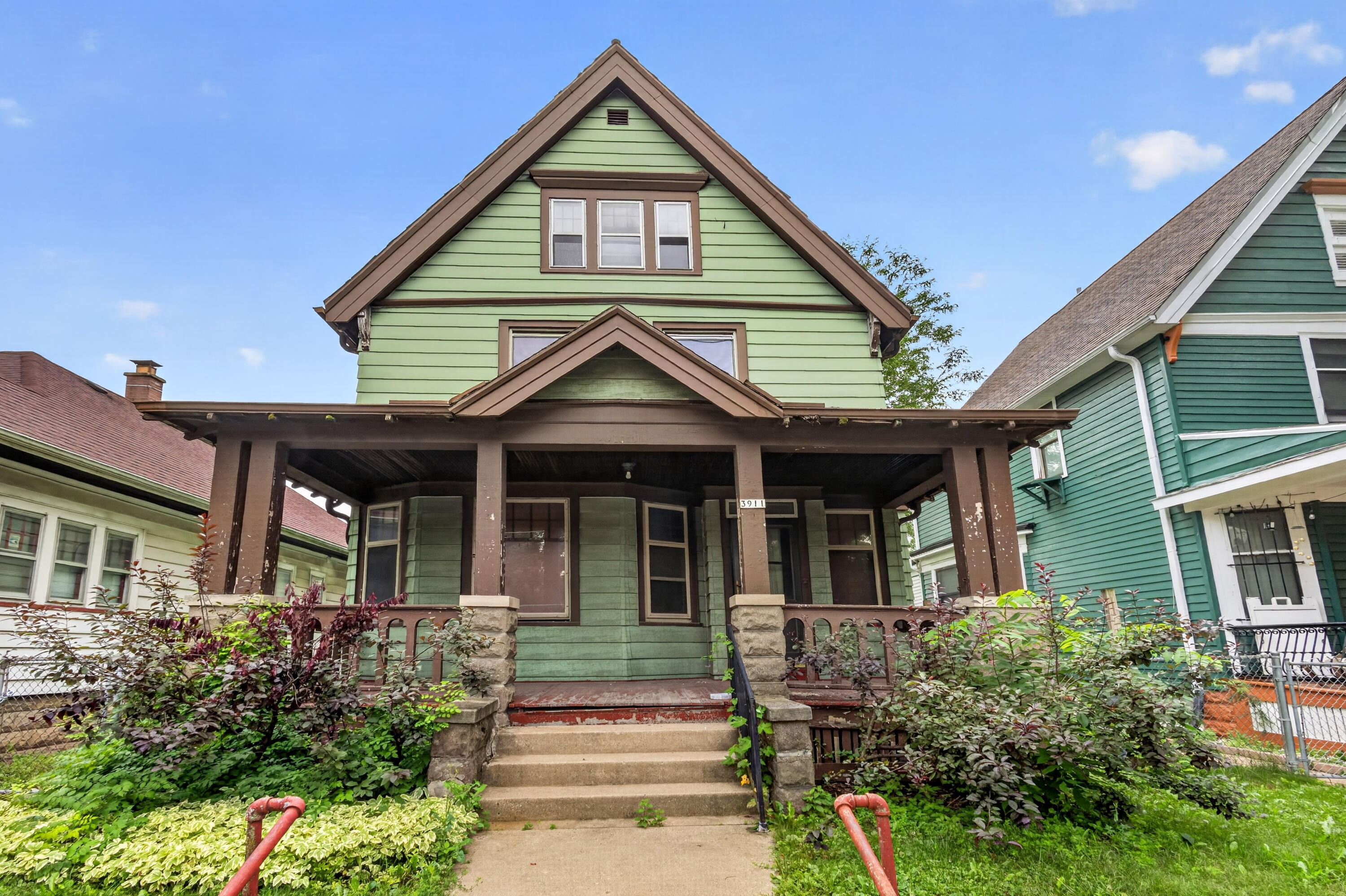 3911 W Roberts St — photo