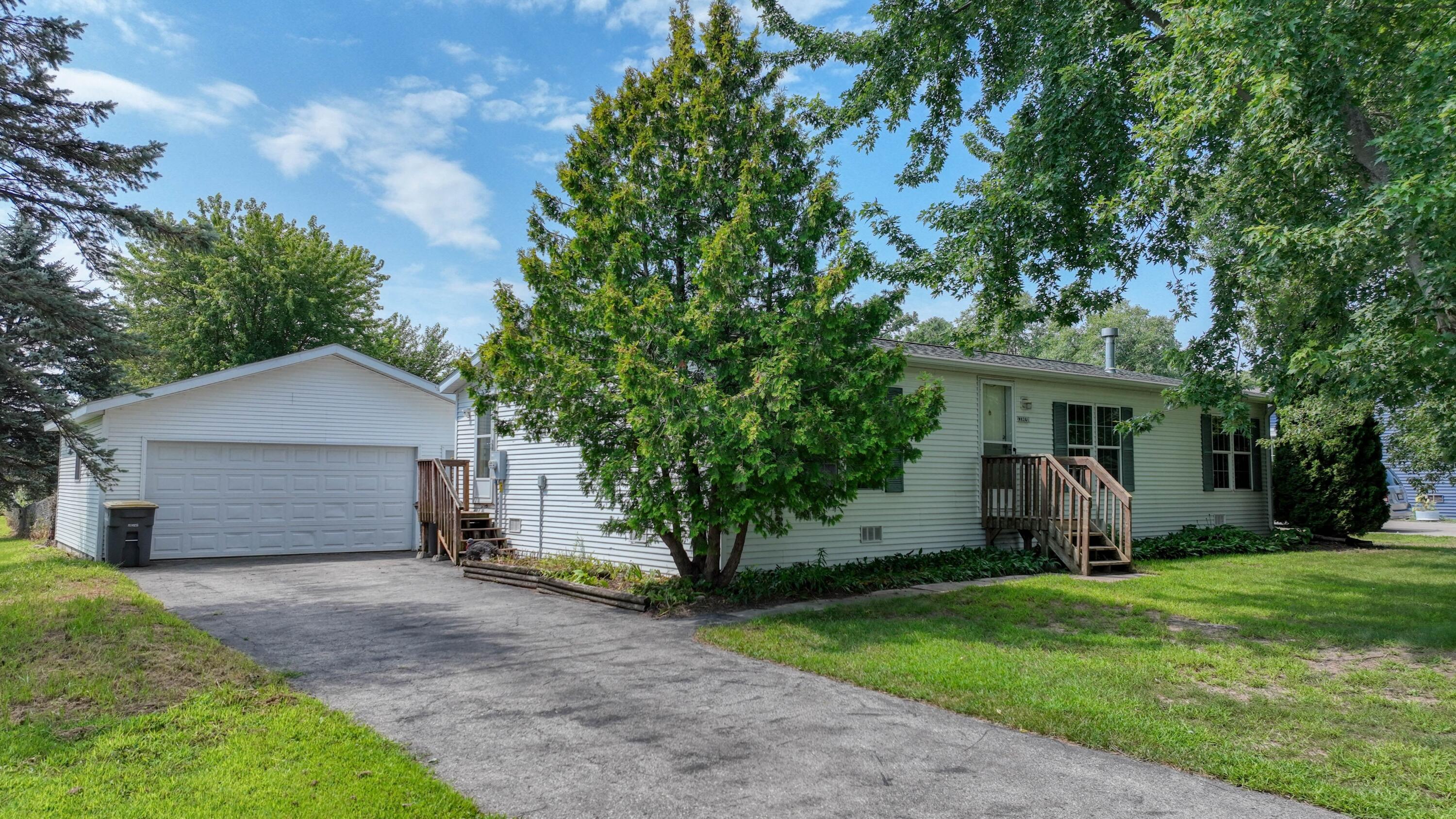 W8241 Woodview Dr — photo