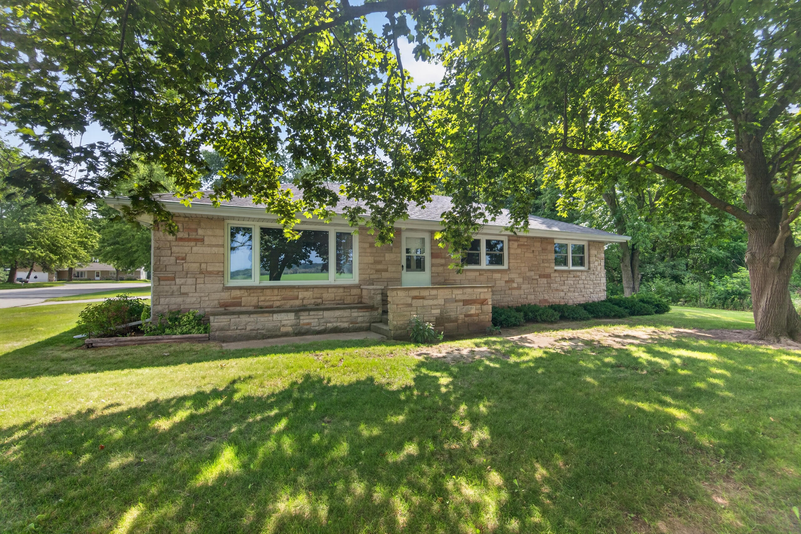 W8491 Spring View Dr — photo
