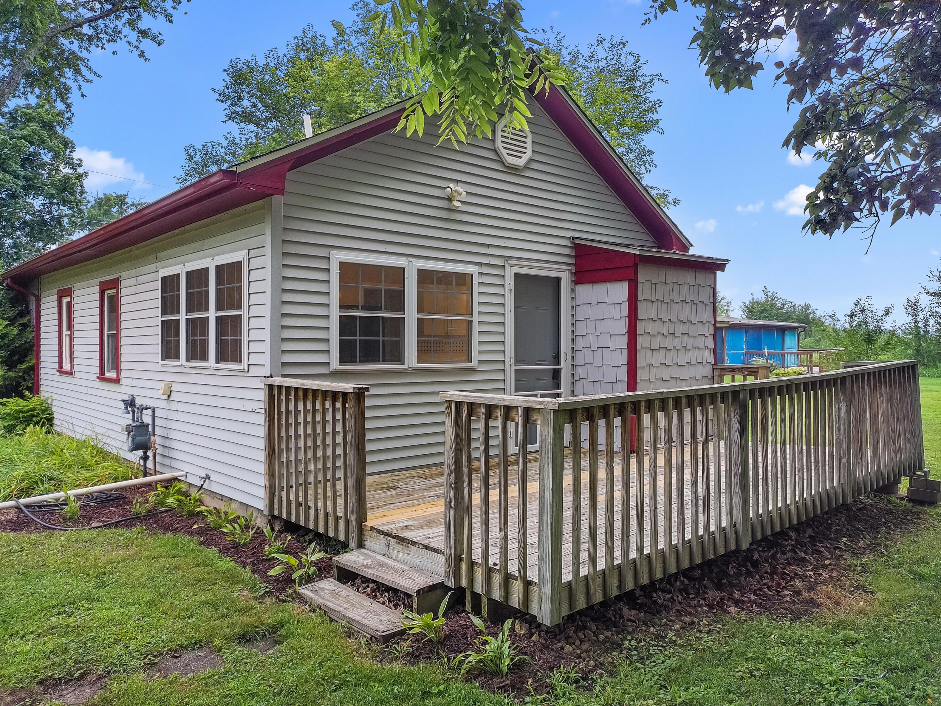 W1096 Crocus Rd, Bloomfield, WI 53128 — photo 2