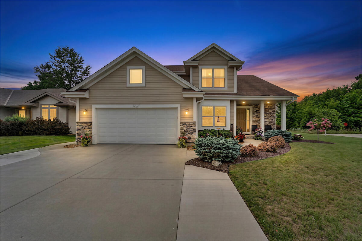 10421 Prairie Crossing Dr — photo