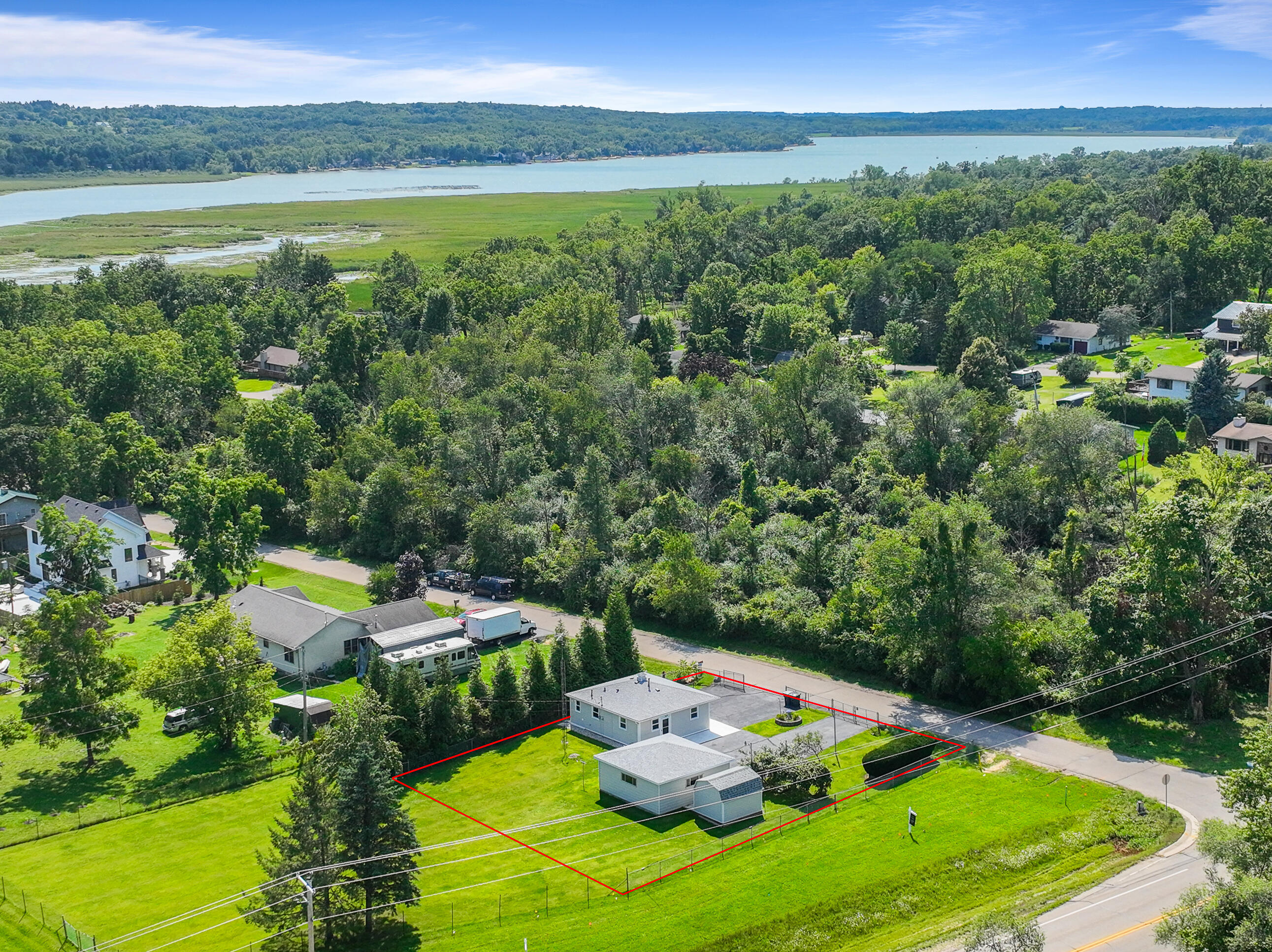 N3358 Hawthorn Rd, Geneva, WI 53147 — photo 2