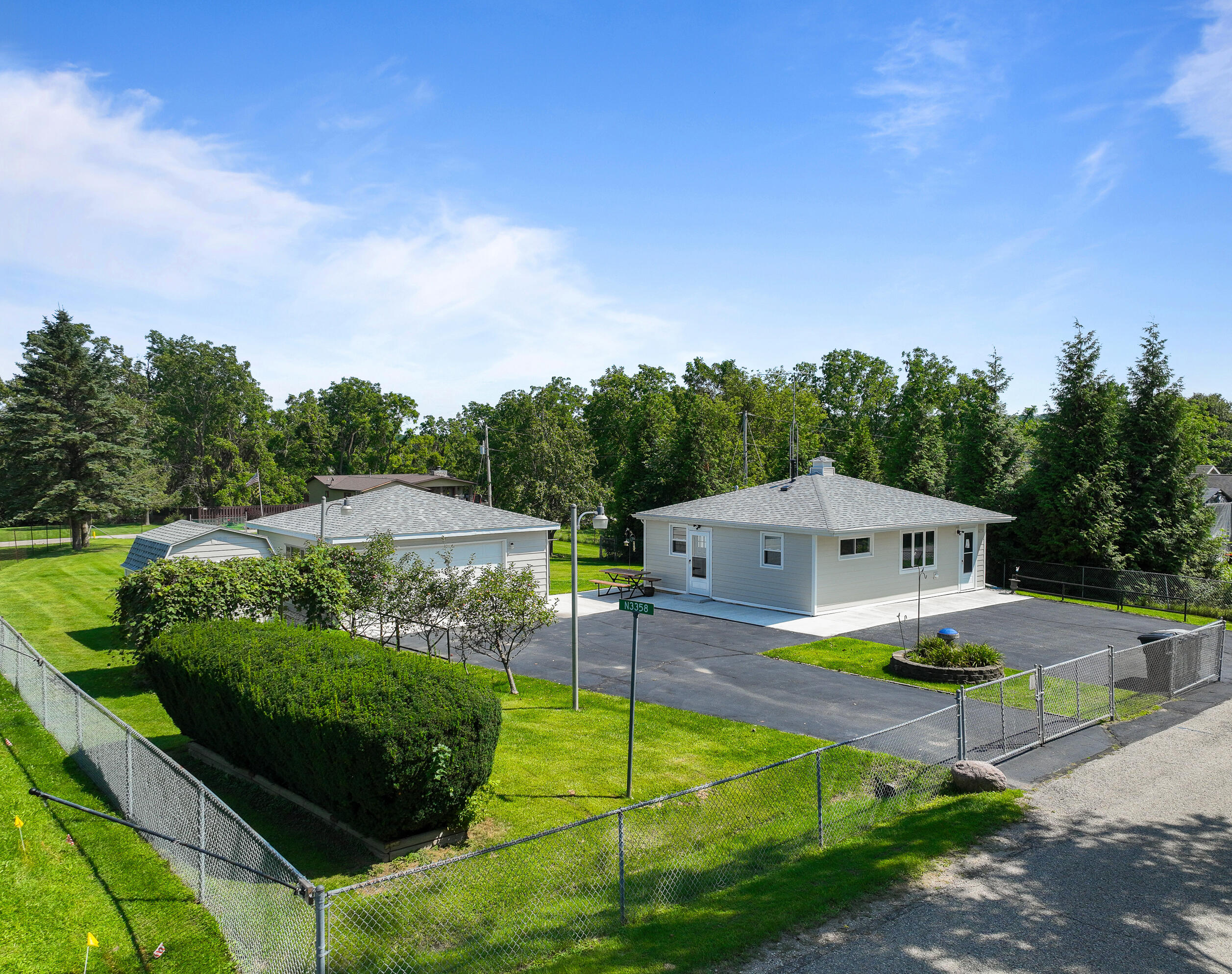 N3358 Hawthorn Rd, Geneva, WI 53147 — photo 3