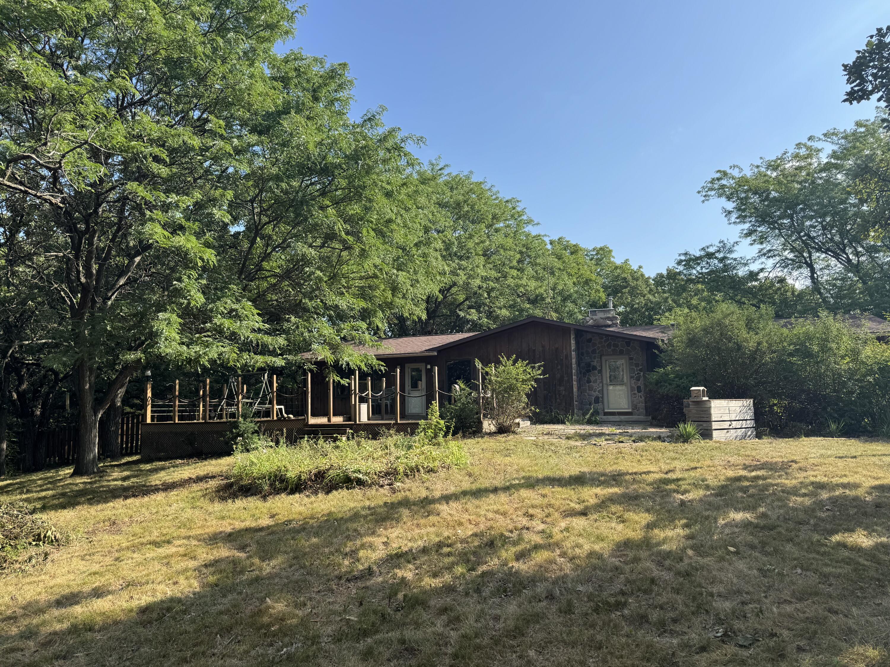 N1059 Cold Spring Rd, Koshkonong, WI 53538