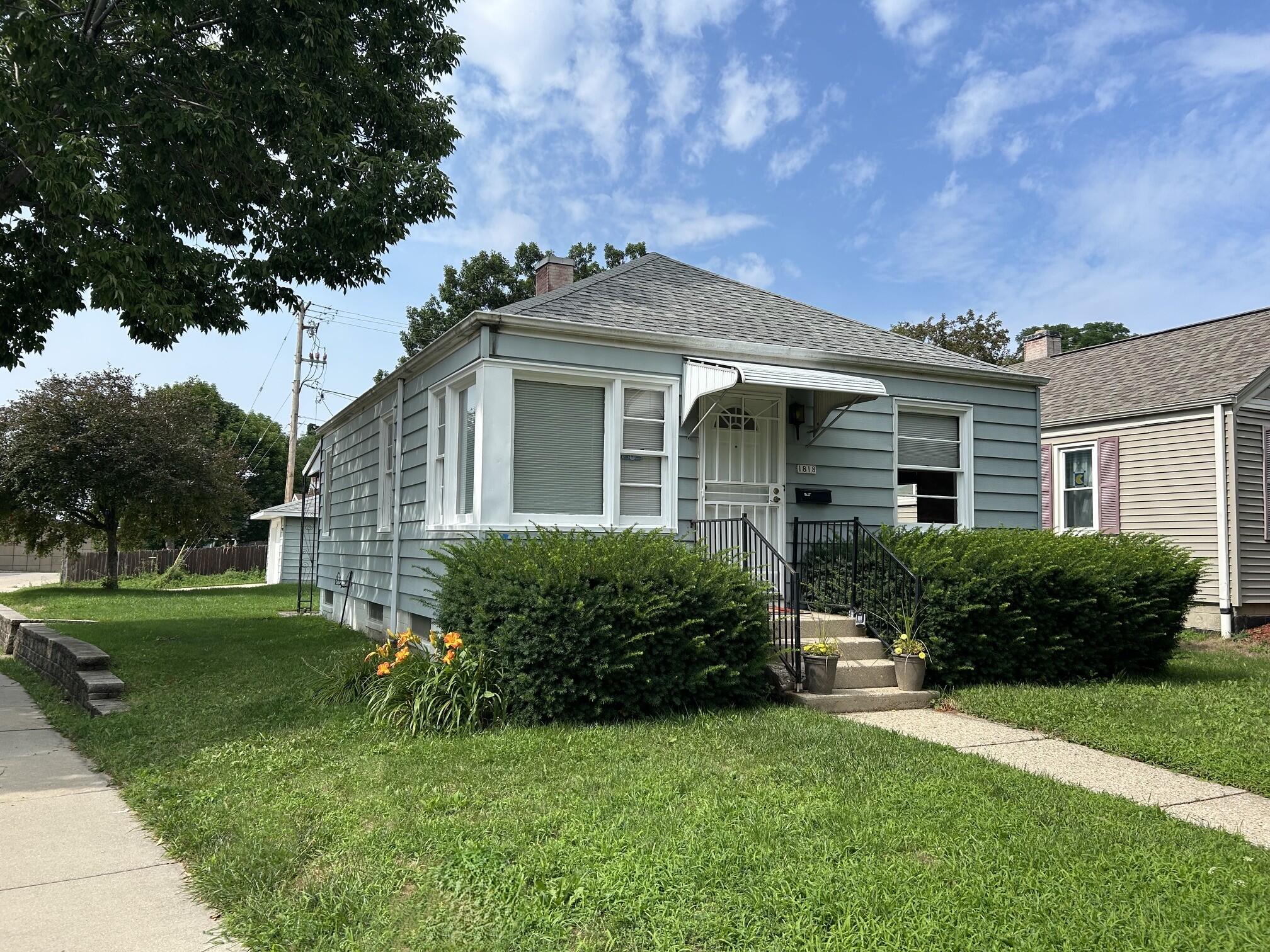 1818 E Fernwood Ave — photo