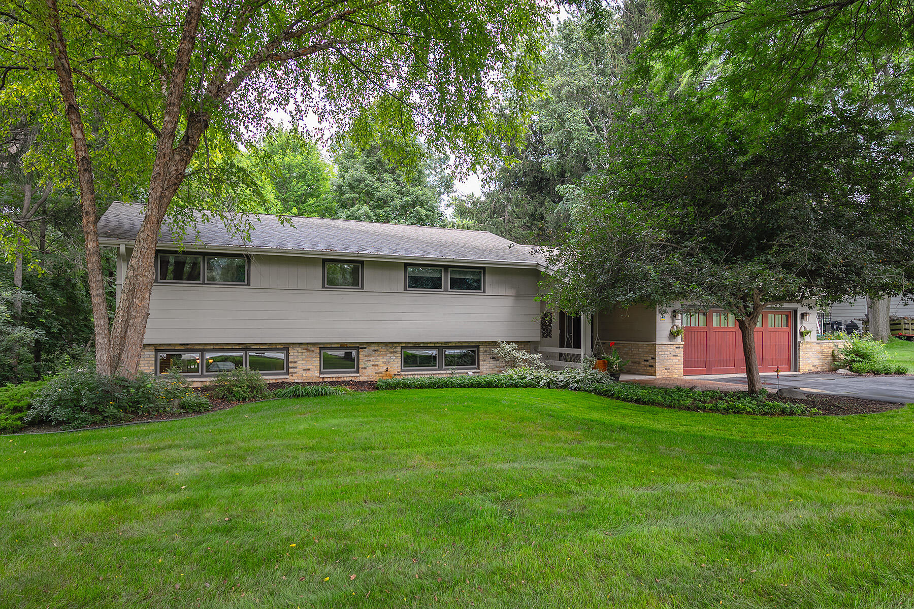 1860 Churchview Dr — photo