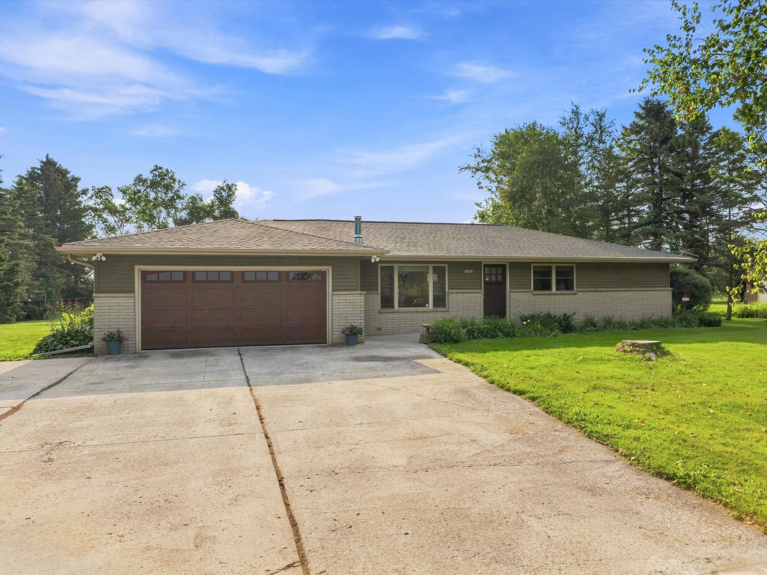 12603 Meyer Rd — photo