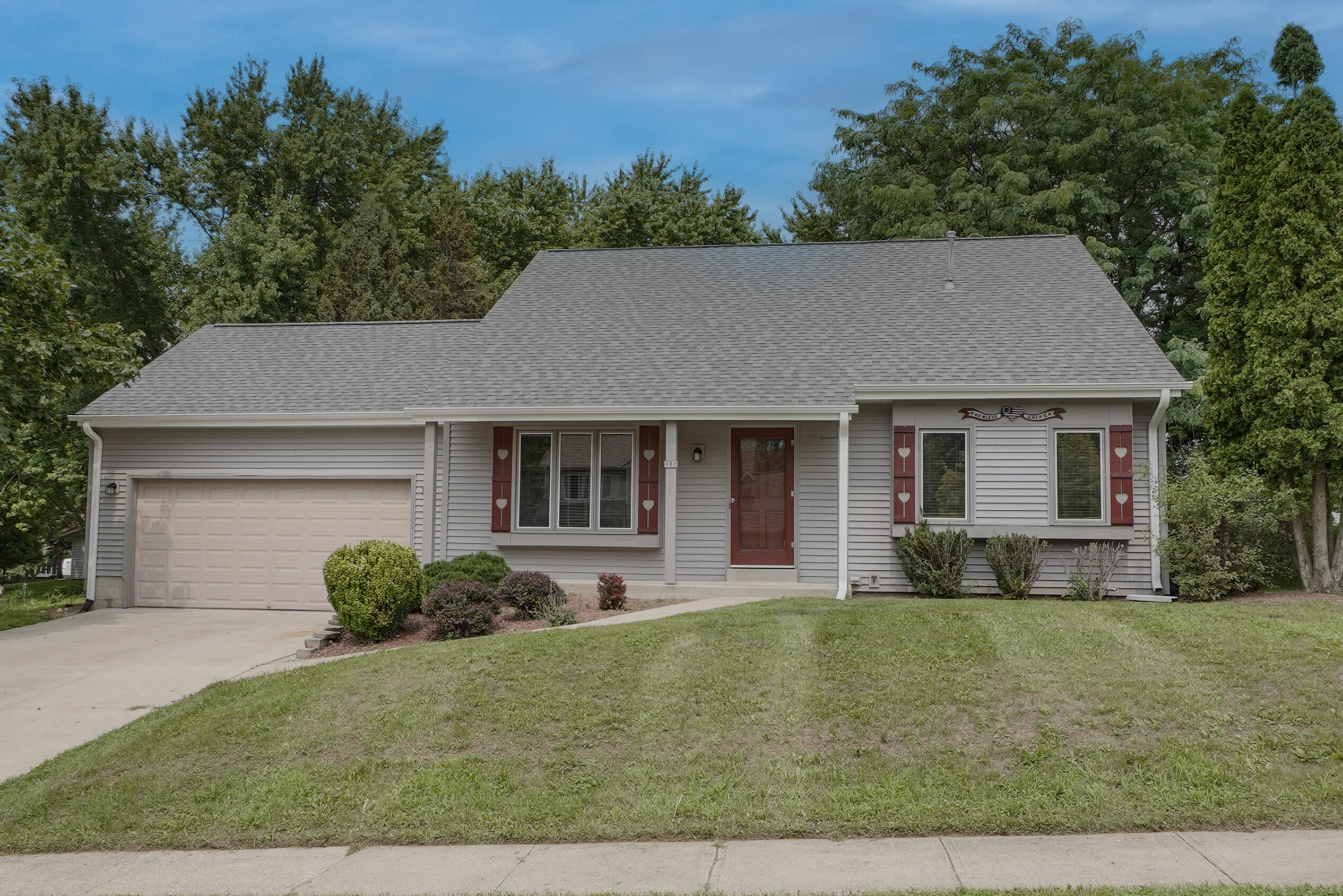 980 Bartlett Dr — photo